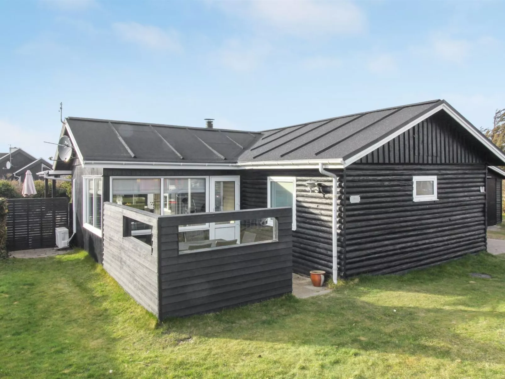 "Jespar" - 300m from the sea-Outside
