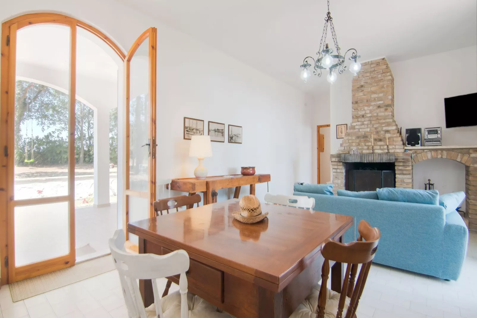 Brezza dal Mare-Dining room