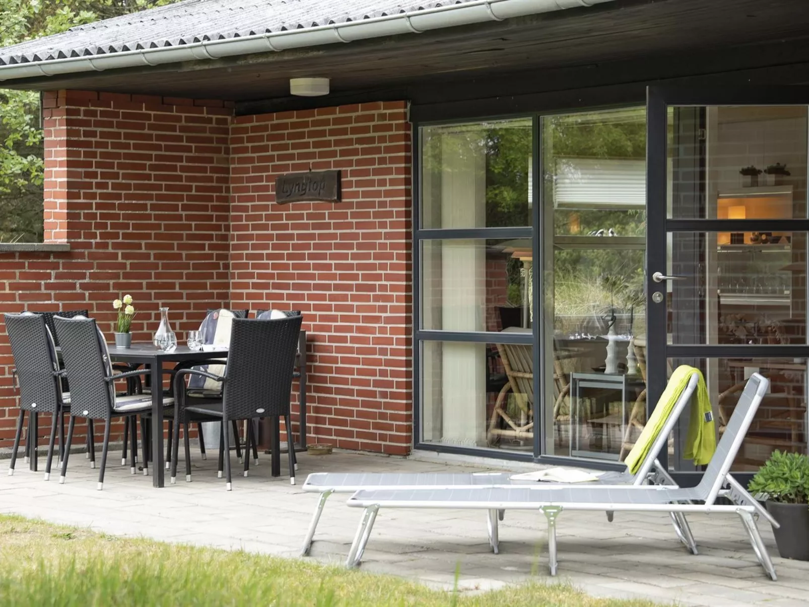 "Gynna" - 1.2km from the sea-Outside
