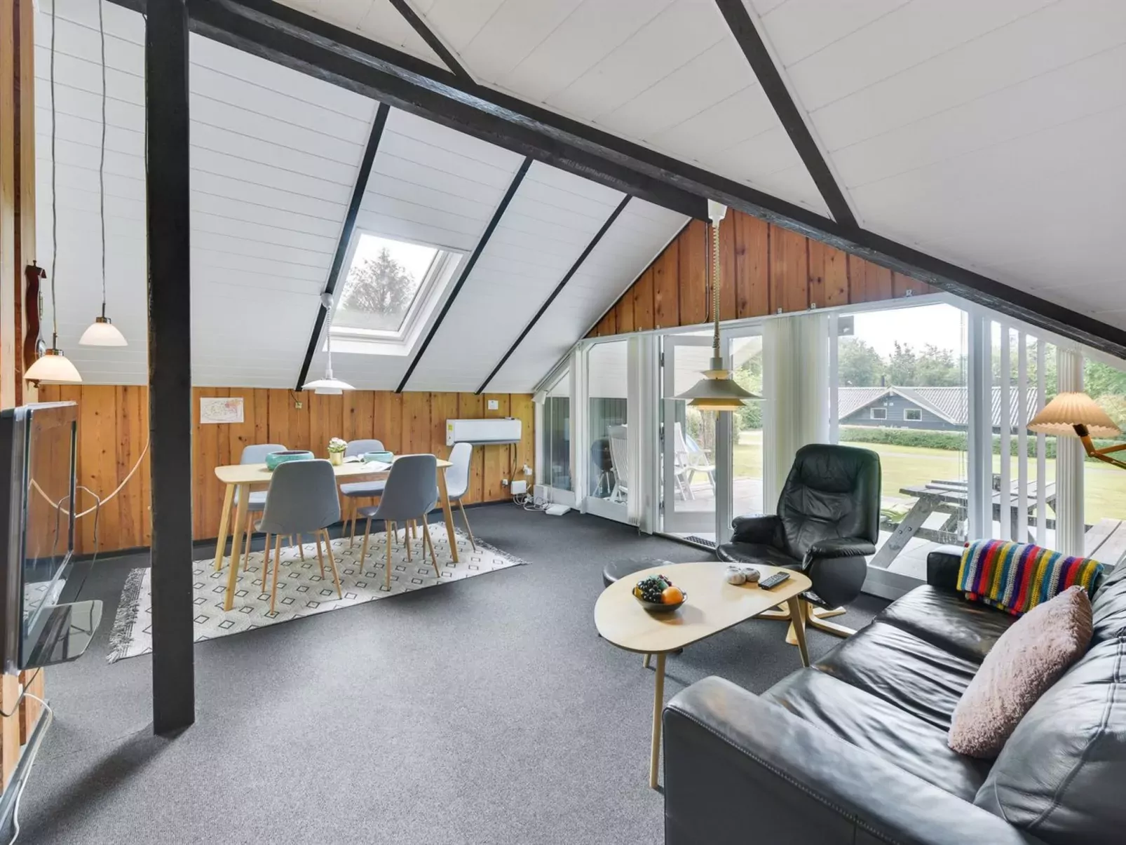 "Leonard" - 28km from the sea-Inside