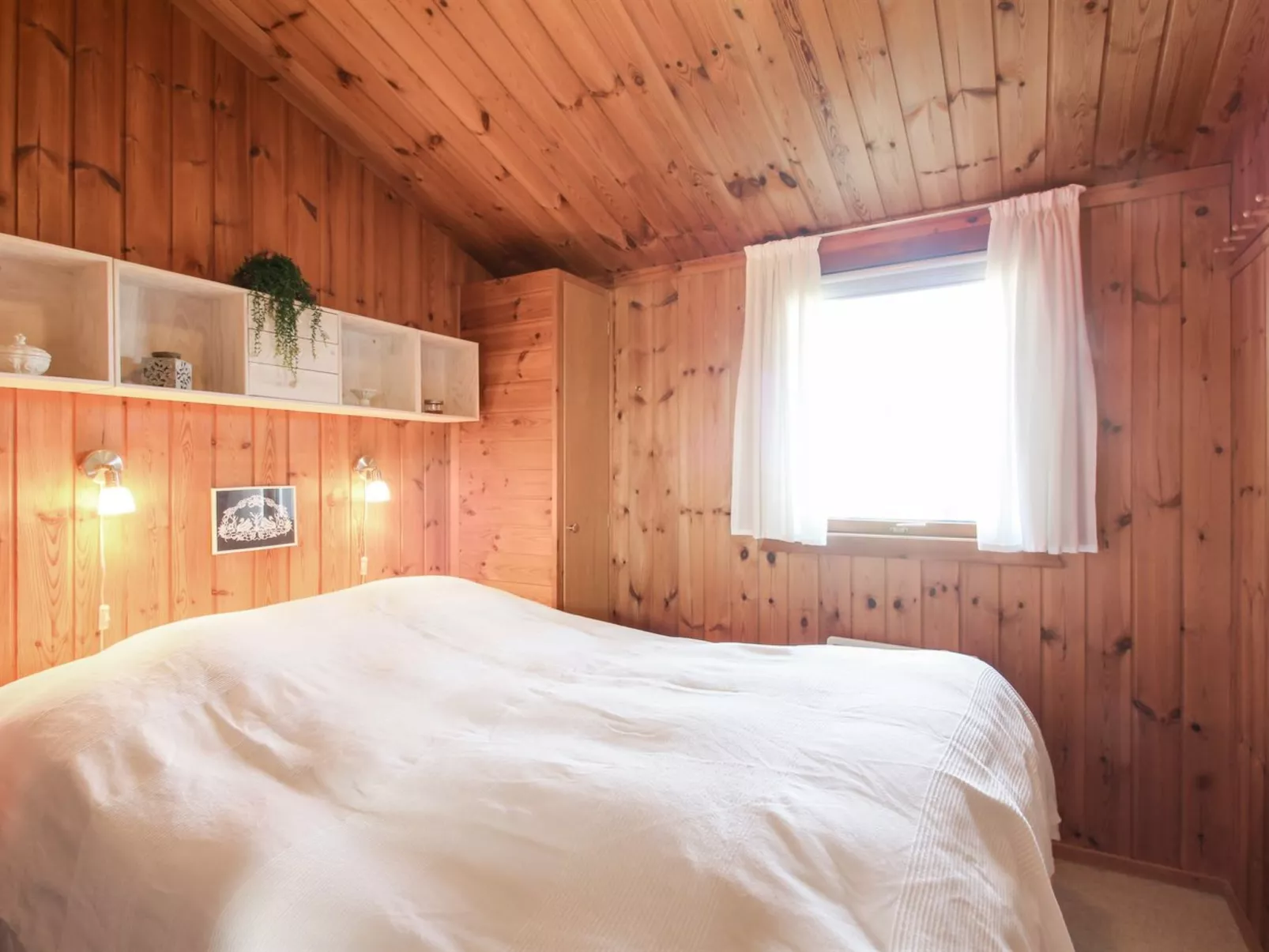 "Hælf" - 400m from the sea-Inside