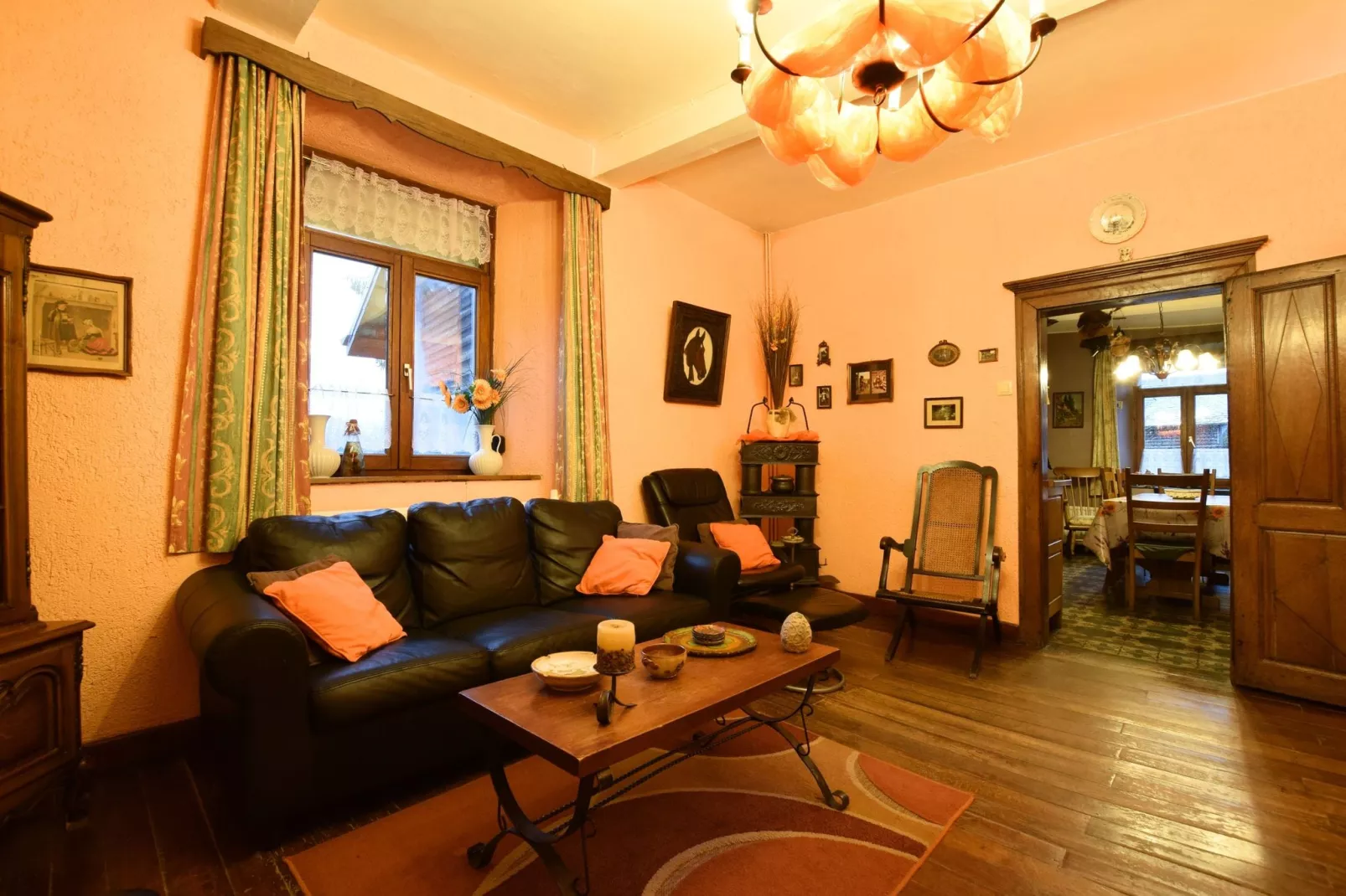 Li Grand Courti-Living room