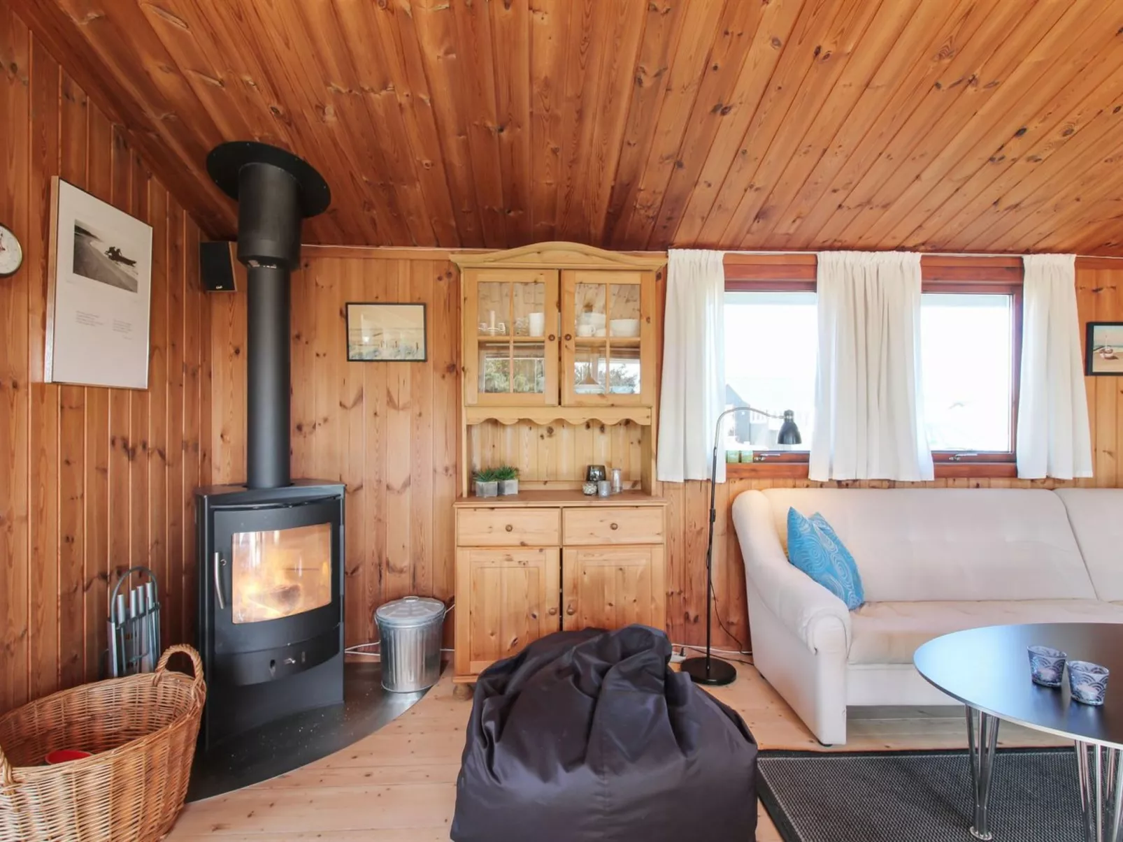 "Hælf" - 400m from the sea-Inside