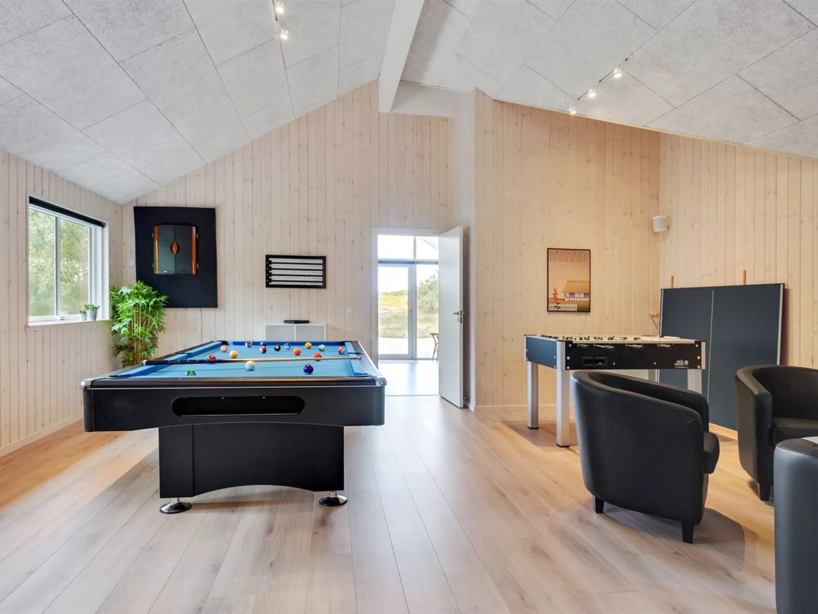 "Jorn" - 75m from the sea-Inside
