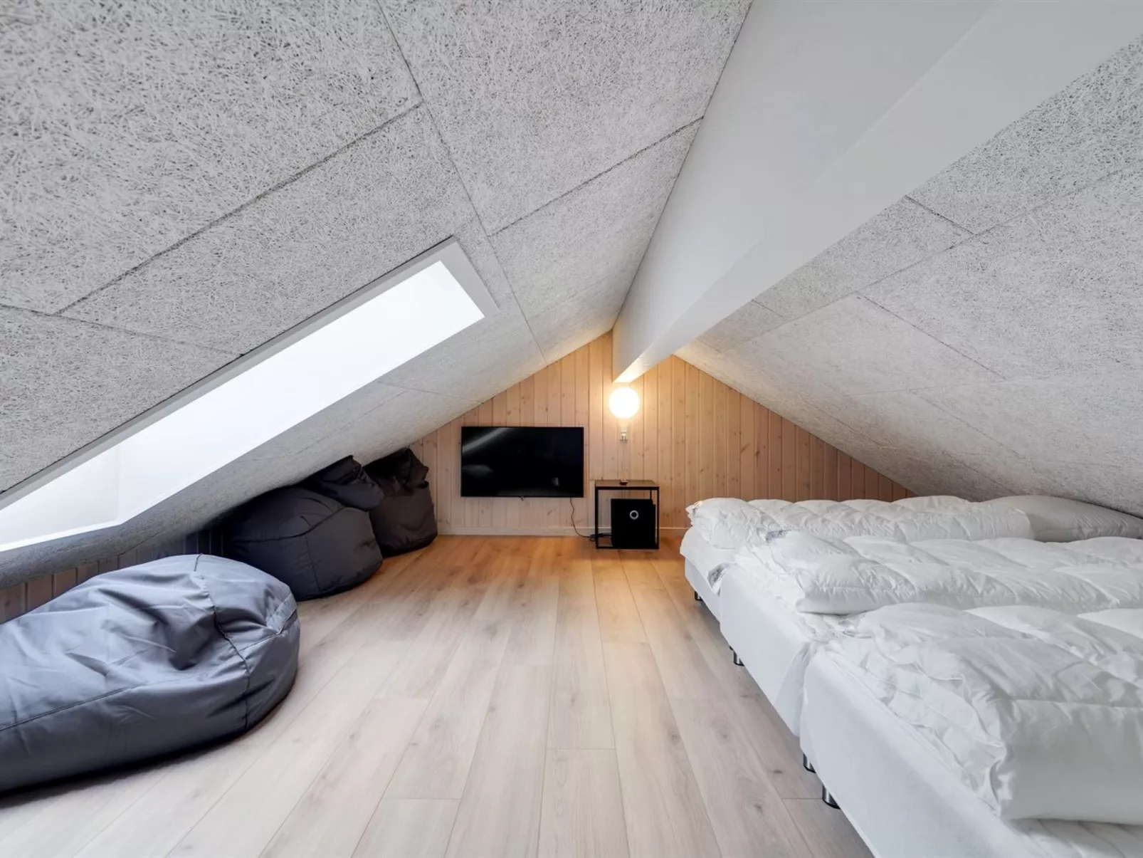 "Jorn" - 75m from the sea-Inside