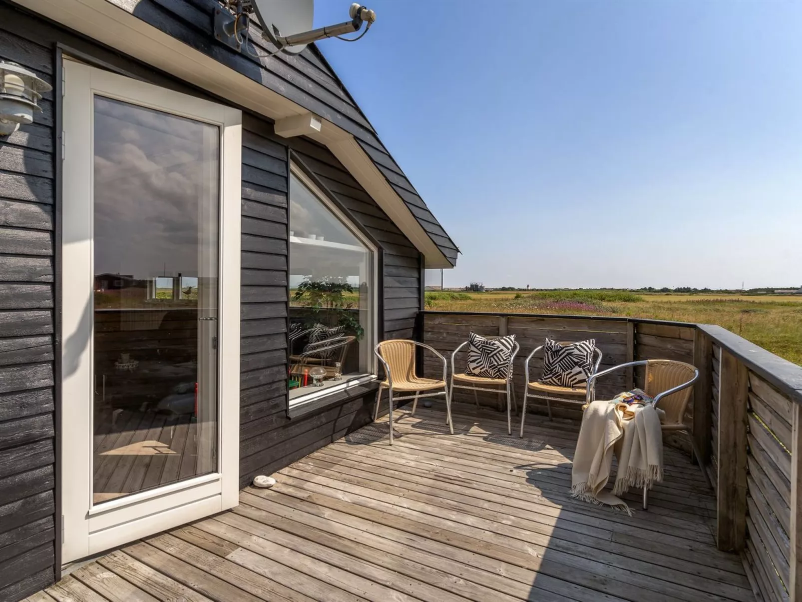 "Withger" - 300m from the sea-Outside