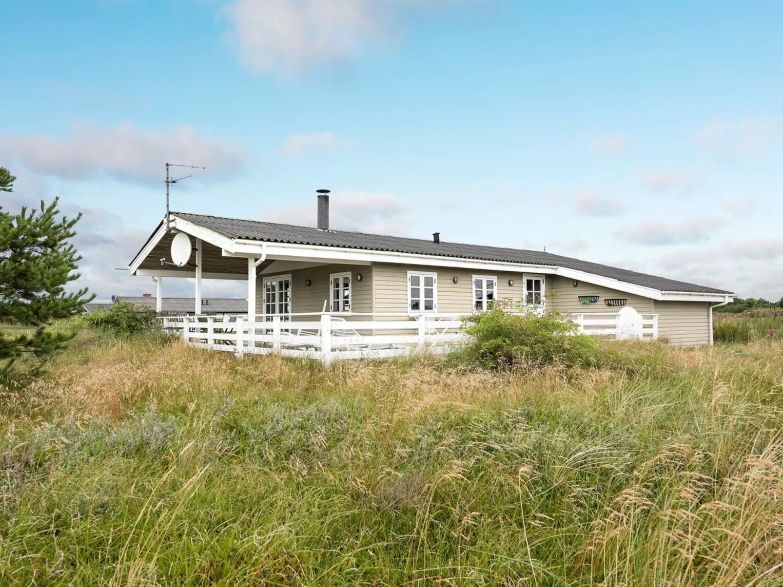 "Dortea" - 600m from the sea-Outside