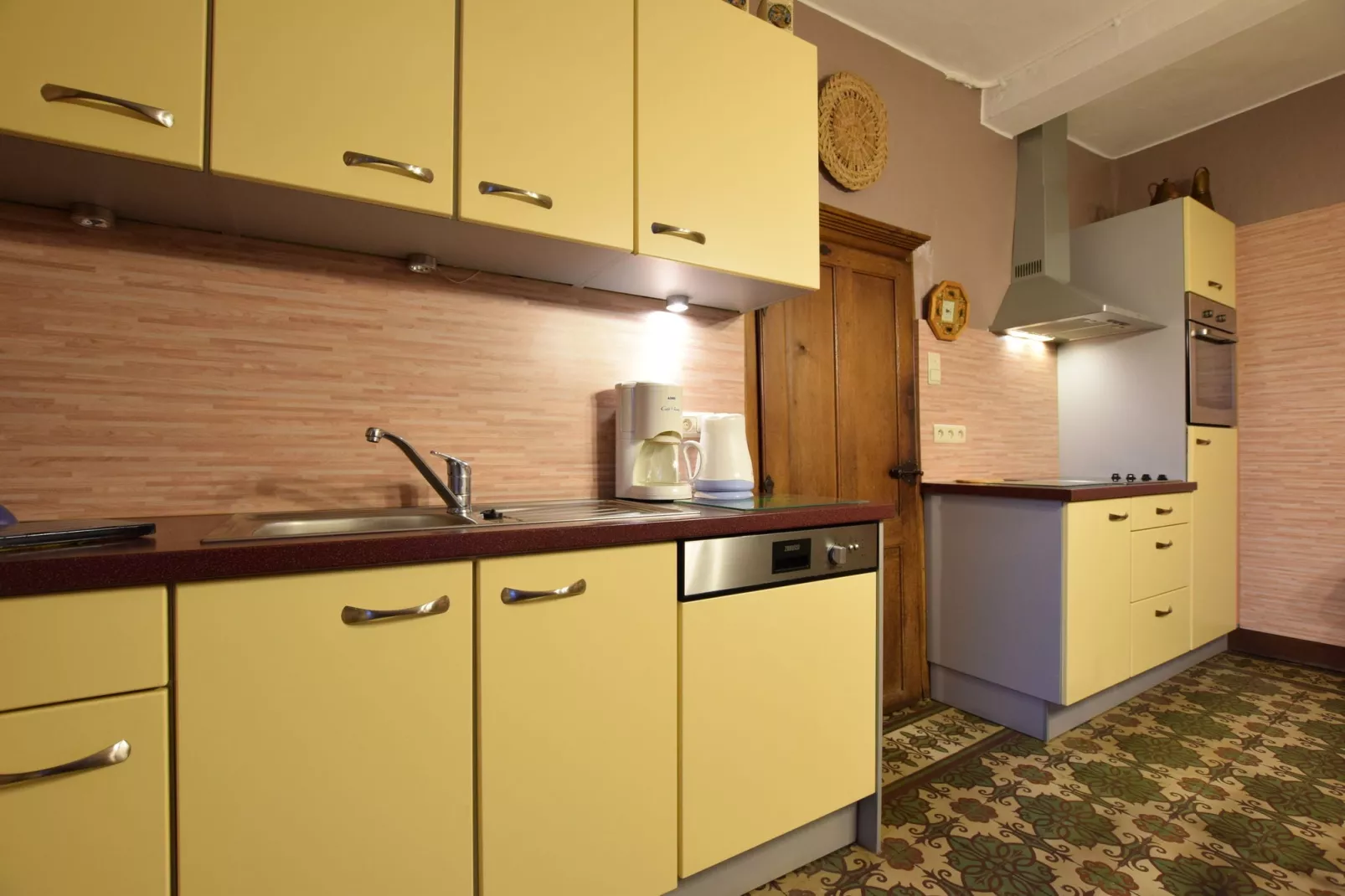 Li Grand Courti-Kitchen