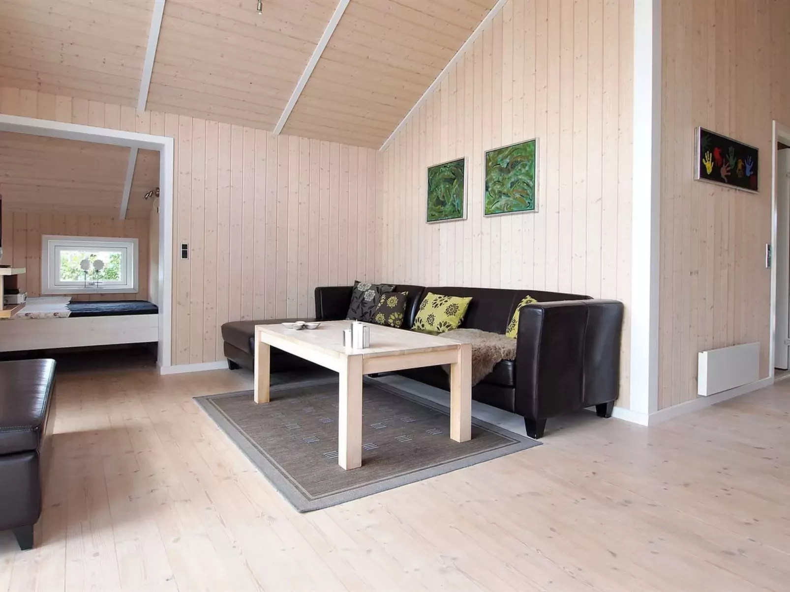 "Ønevus" - 550m from the sea-Inside