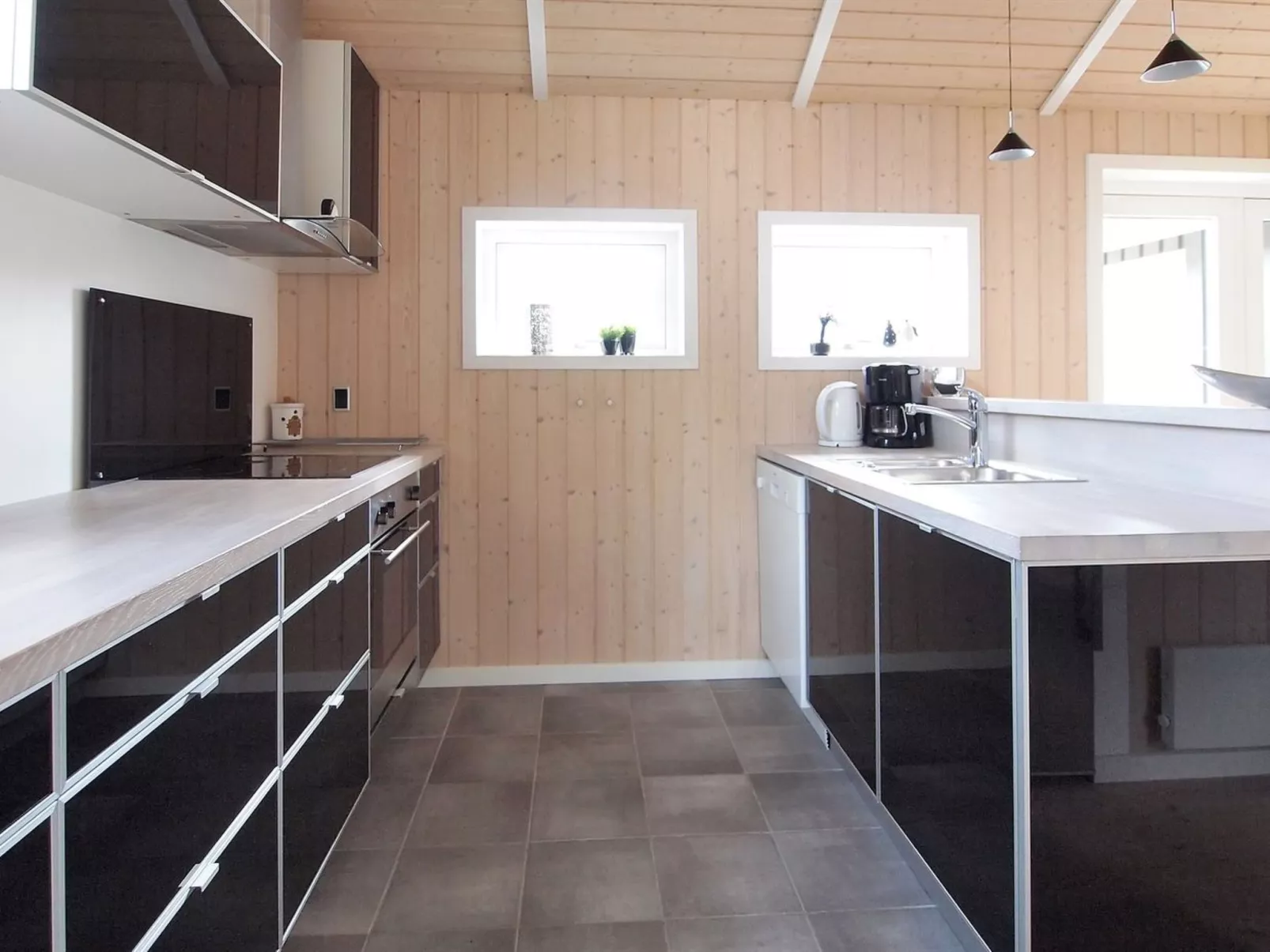 "Ønevus" - 550m from the sea-Inside