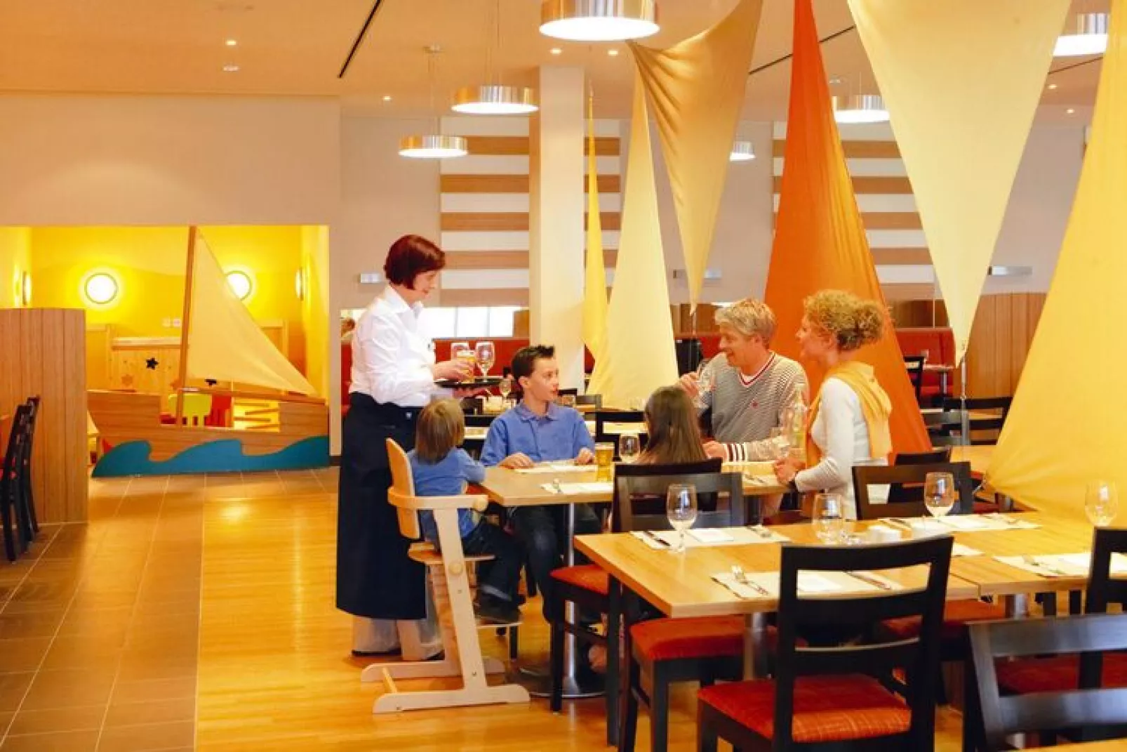 BEECH Resort Boltenhagen - Typ 1 Single mit Kind-Dining room