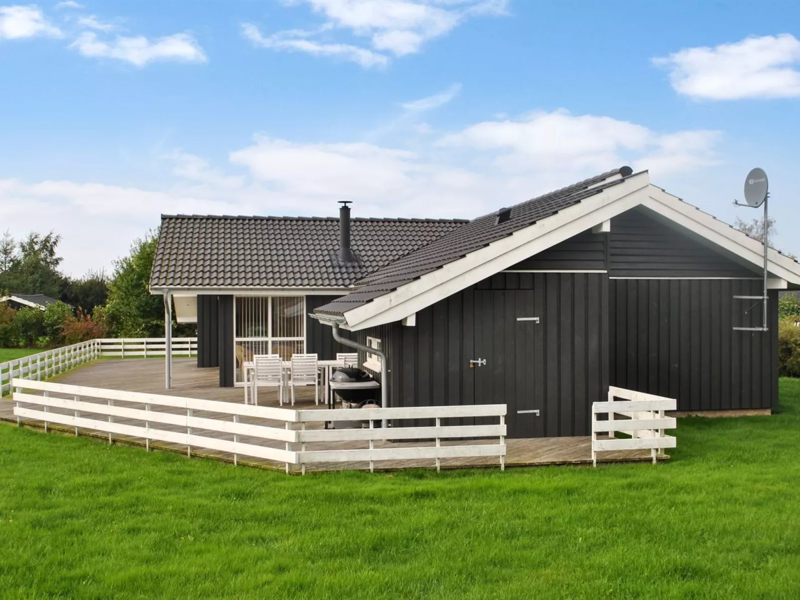 "Ønevus" - 550m from the sea-Outside