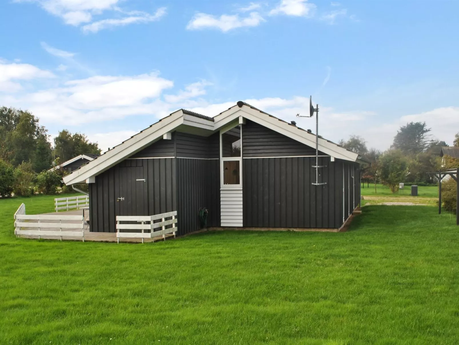 "Ønevus" - 550m from the sea-Outside