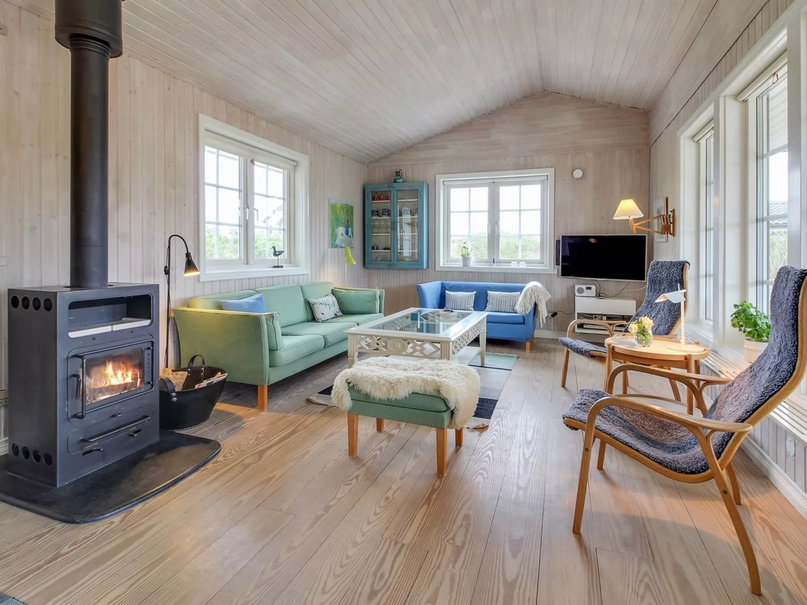 "Aise" - 75m from the sea-Inside