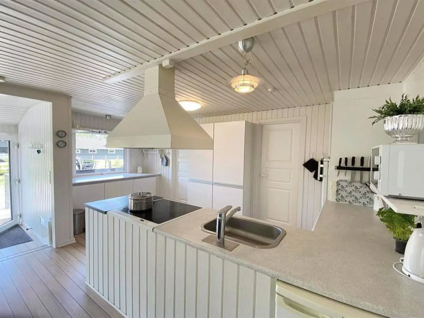 "Kalevi" - 900m from the sea-Inside