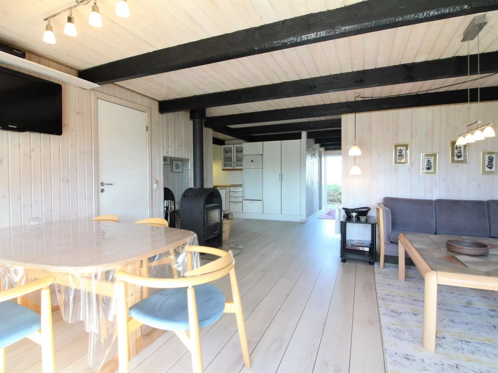 "Arita" - 250m from the sea-Inside