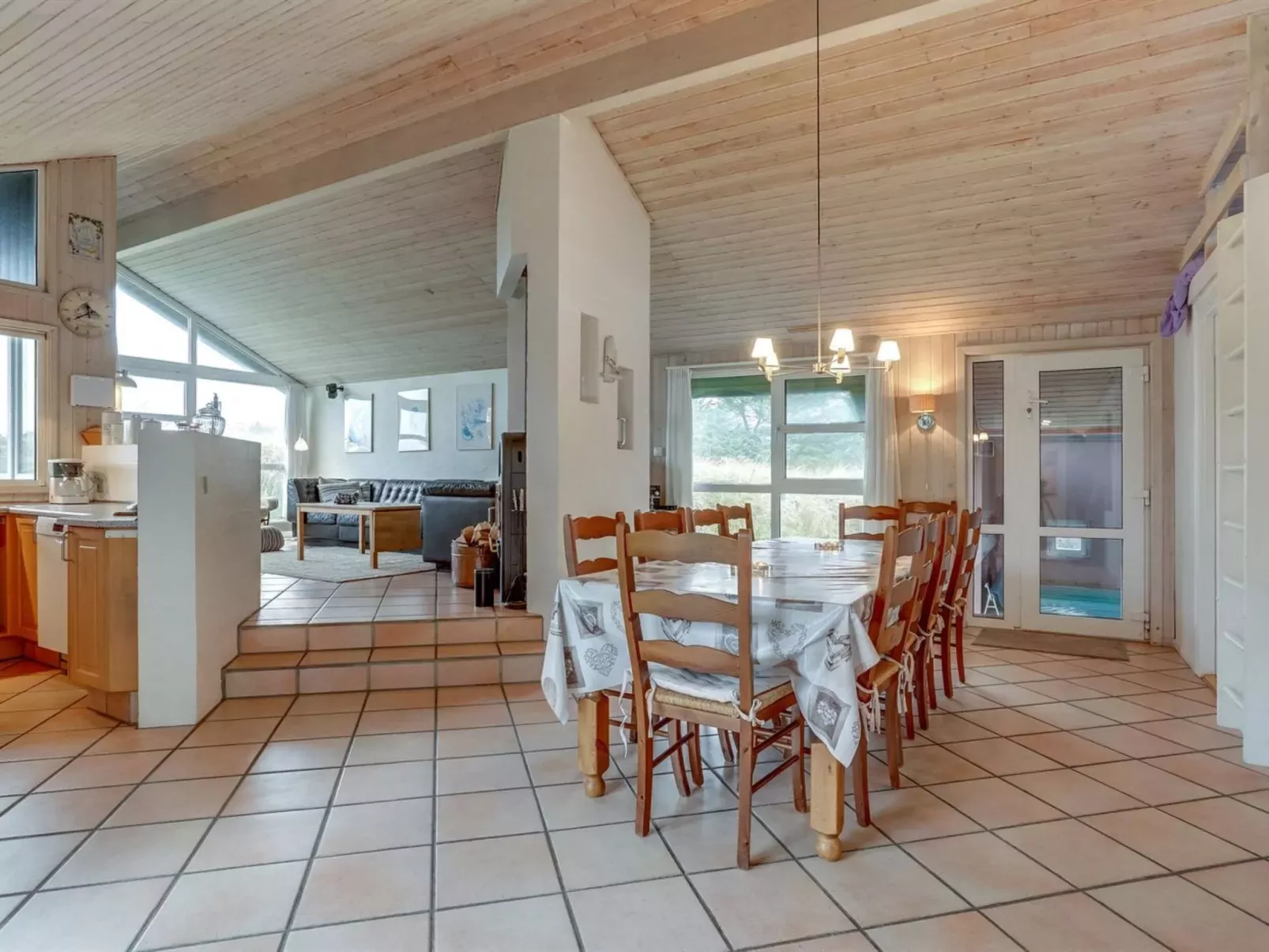"Alrune" - 800m from the sea-Inside