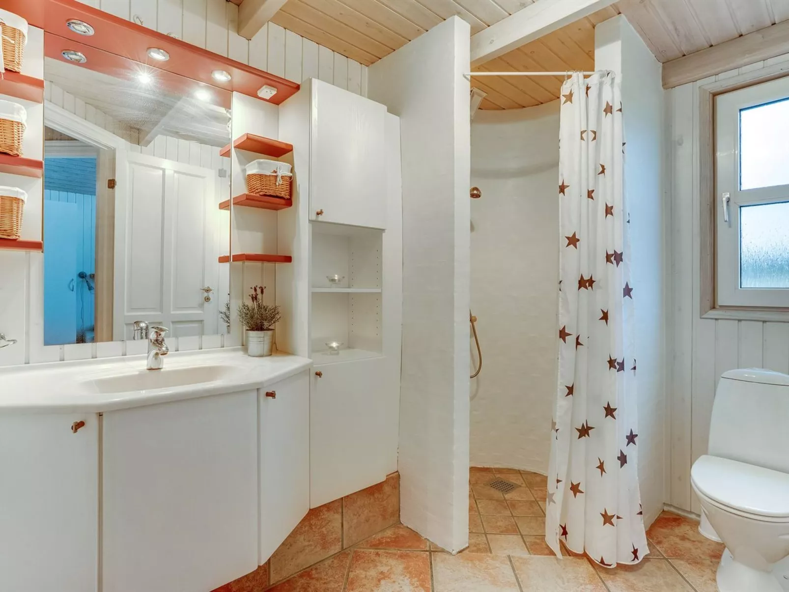 "Alrune" - 800m from the sea-Inside