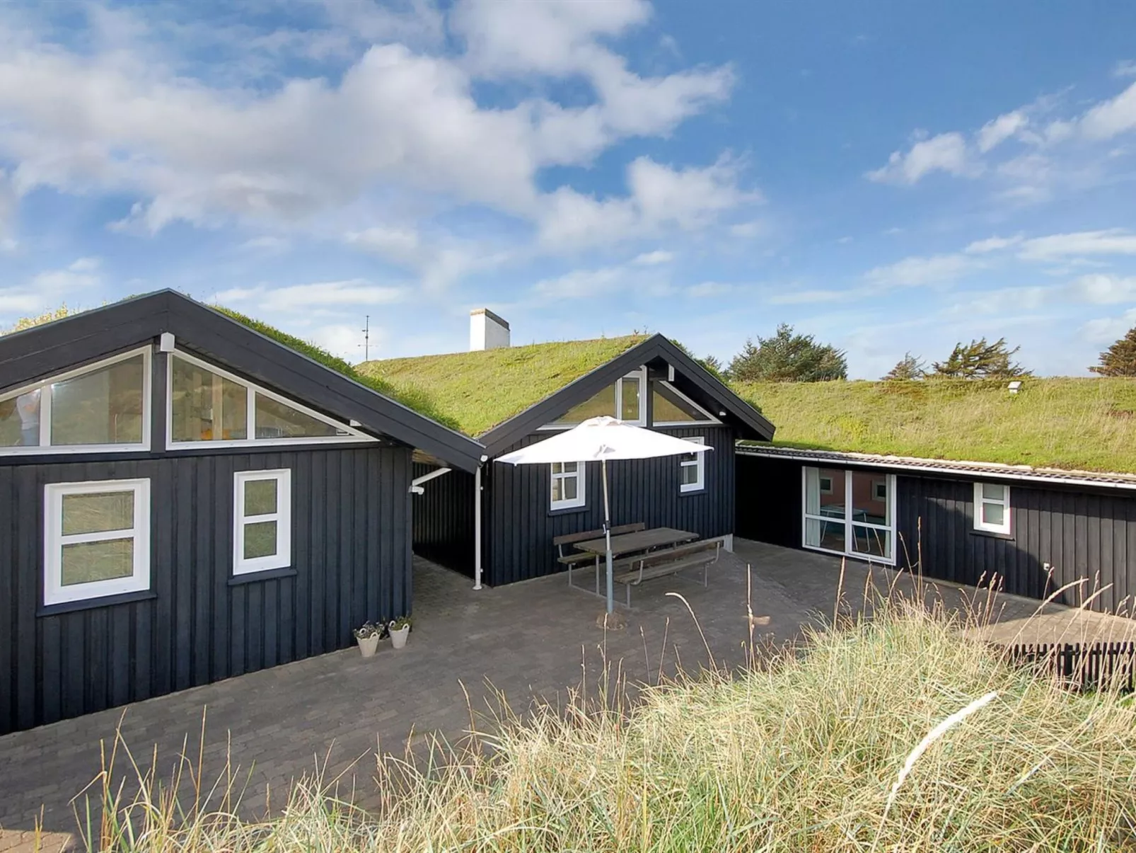 "Alrune" - 800m from the sea-Outside