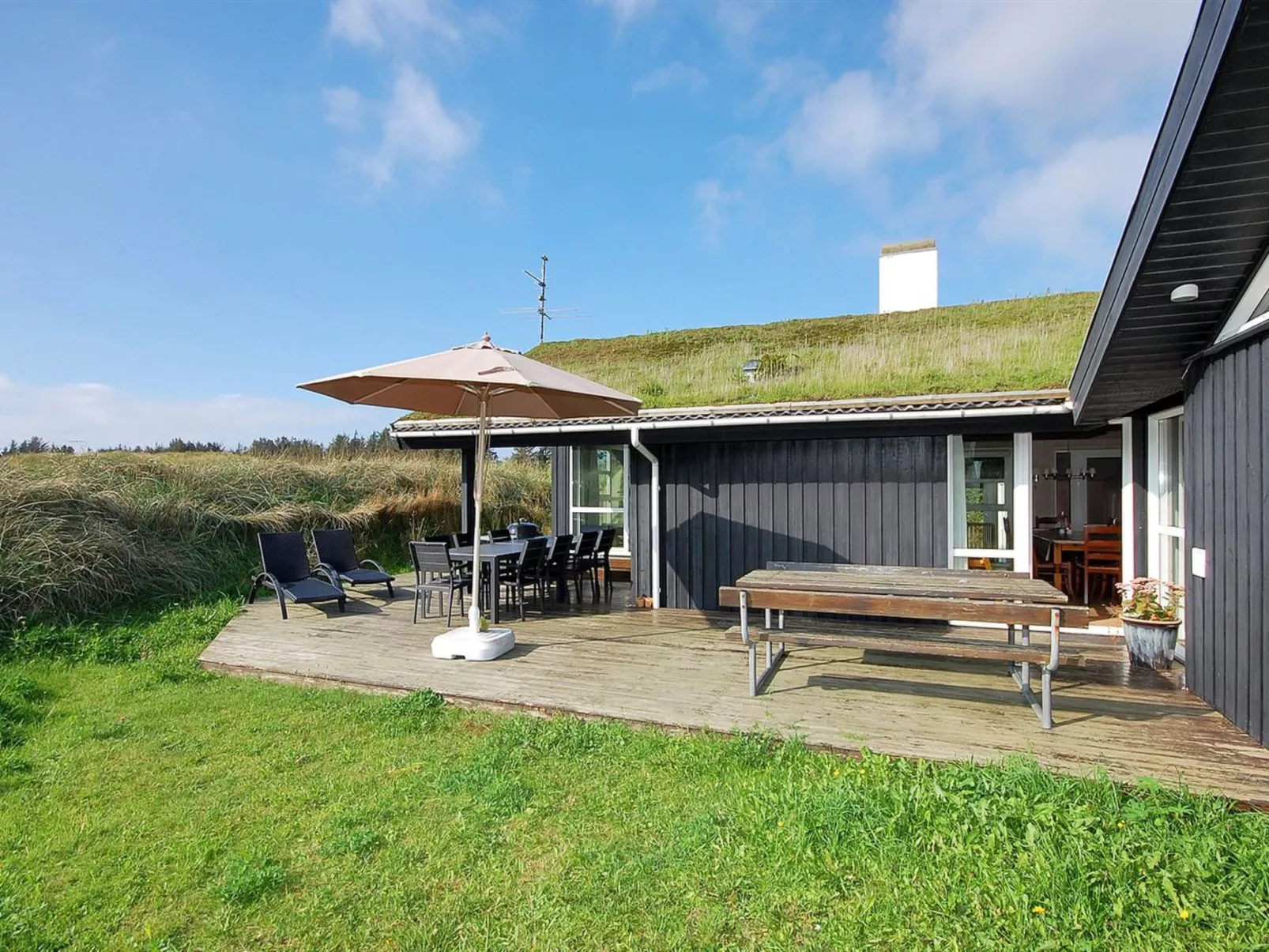 "Alrune" - 800m from the sea-Outside