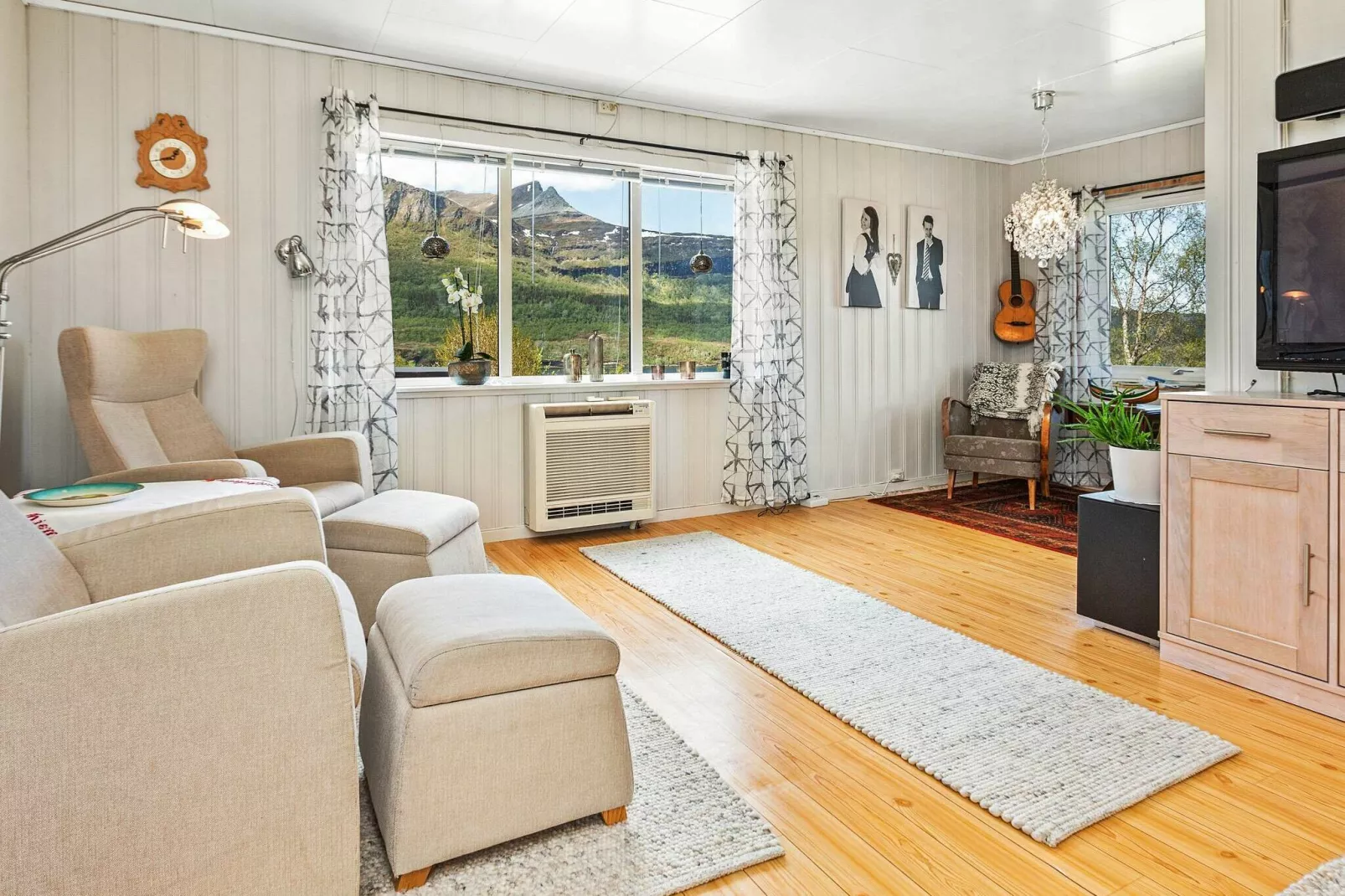 SØRFINNSET   71619-Indoor