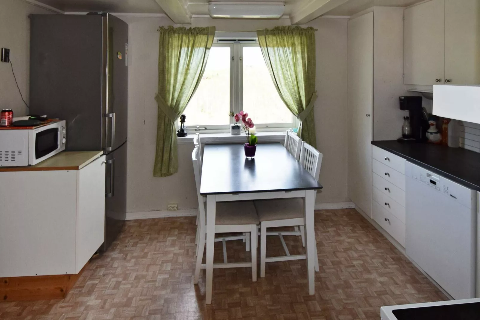 SØRFINNSET   71619-Indoor