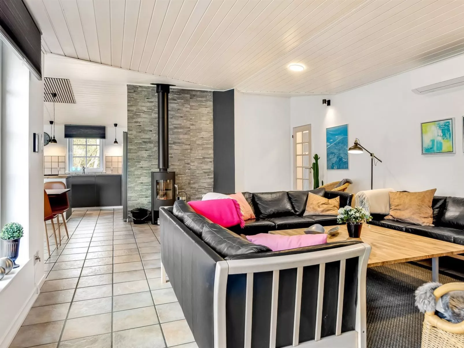"Alfrida" - 1.5km from the sea-Inside