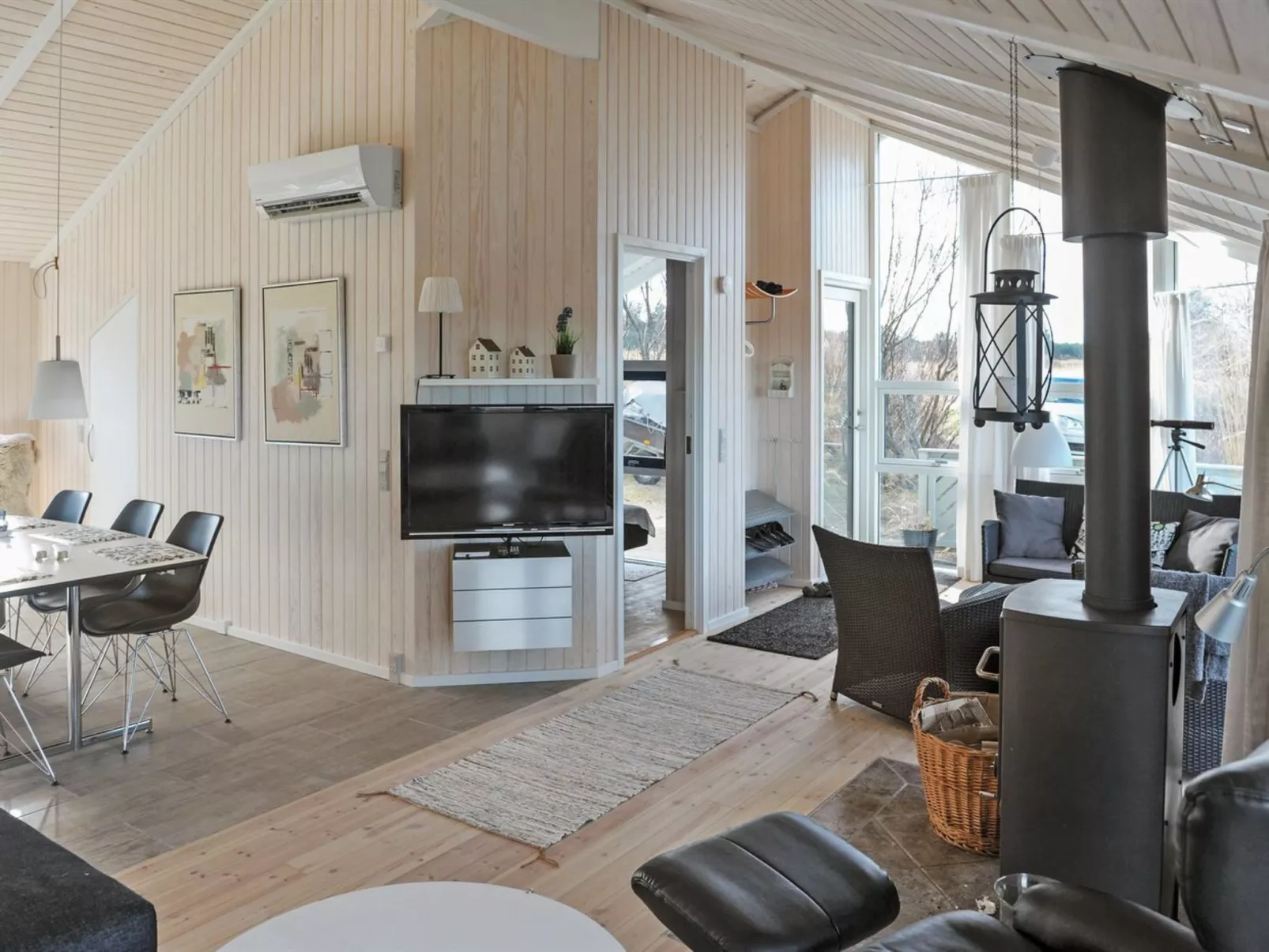 "Mathias" - 625m from the sea-Drinnen