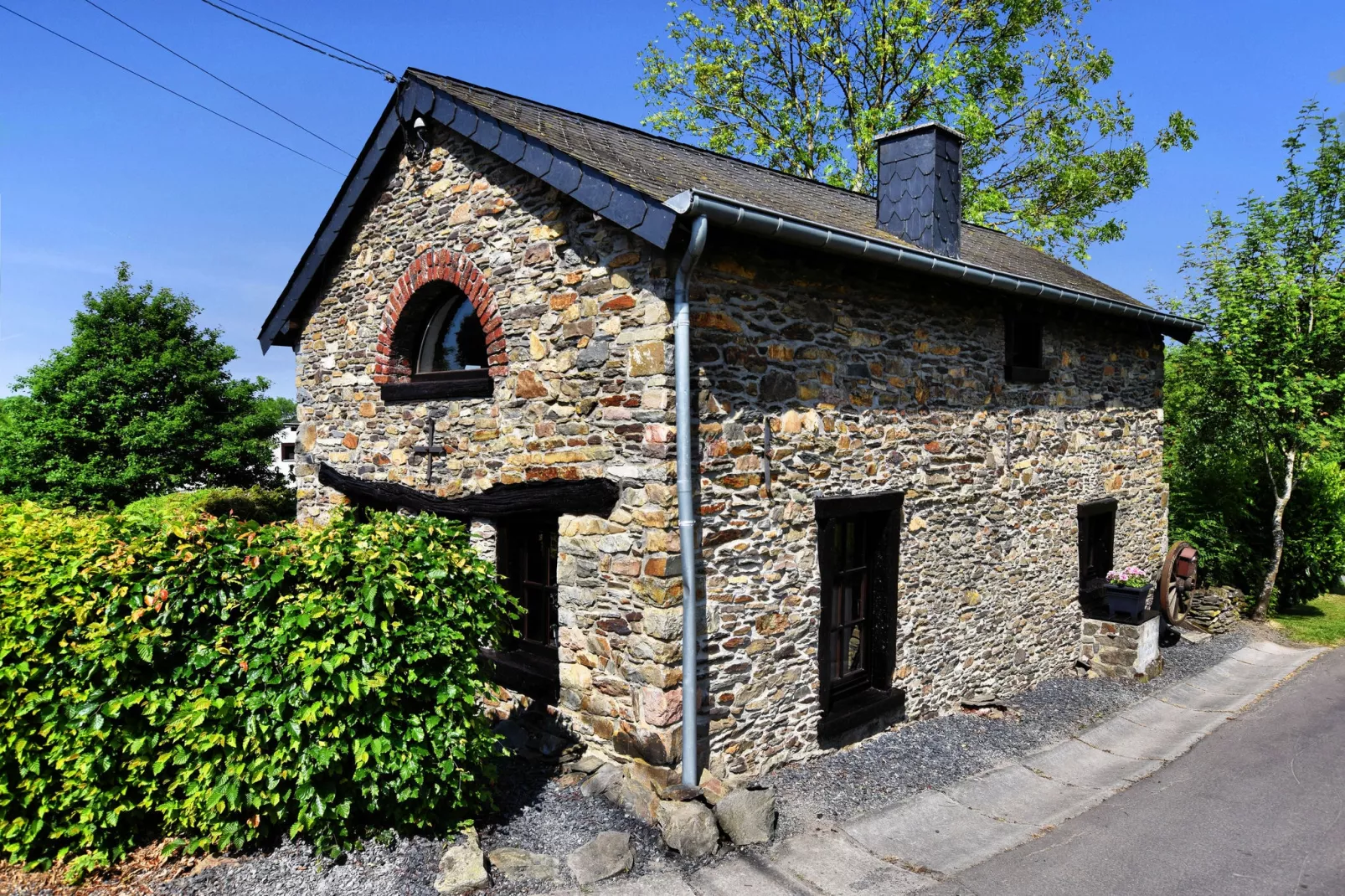 Maison des Contes-Exterior summer