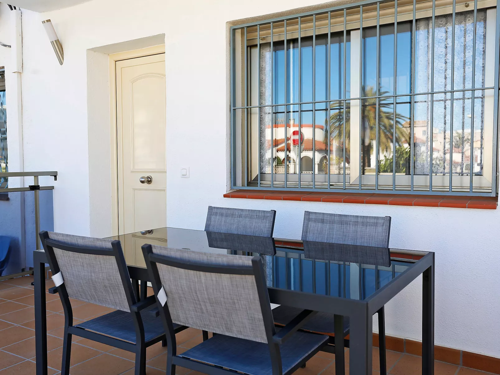 Solimar Cambrils-Outside
