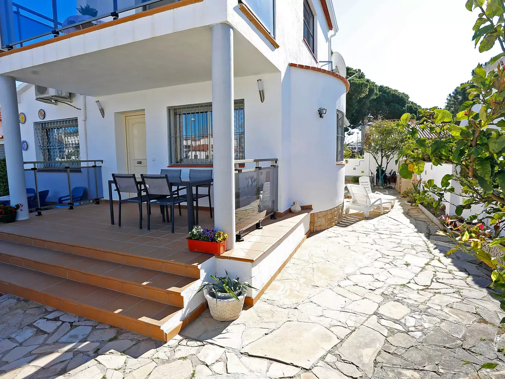 Solimar Cambrils-Outside