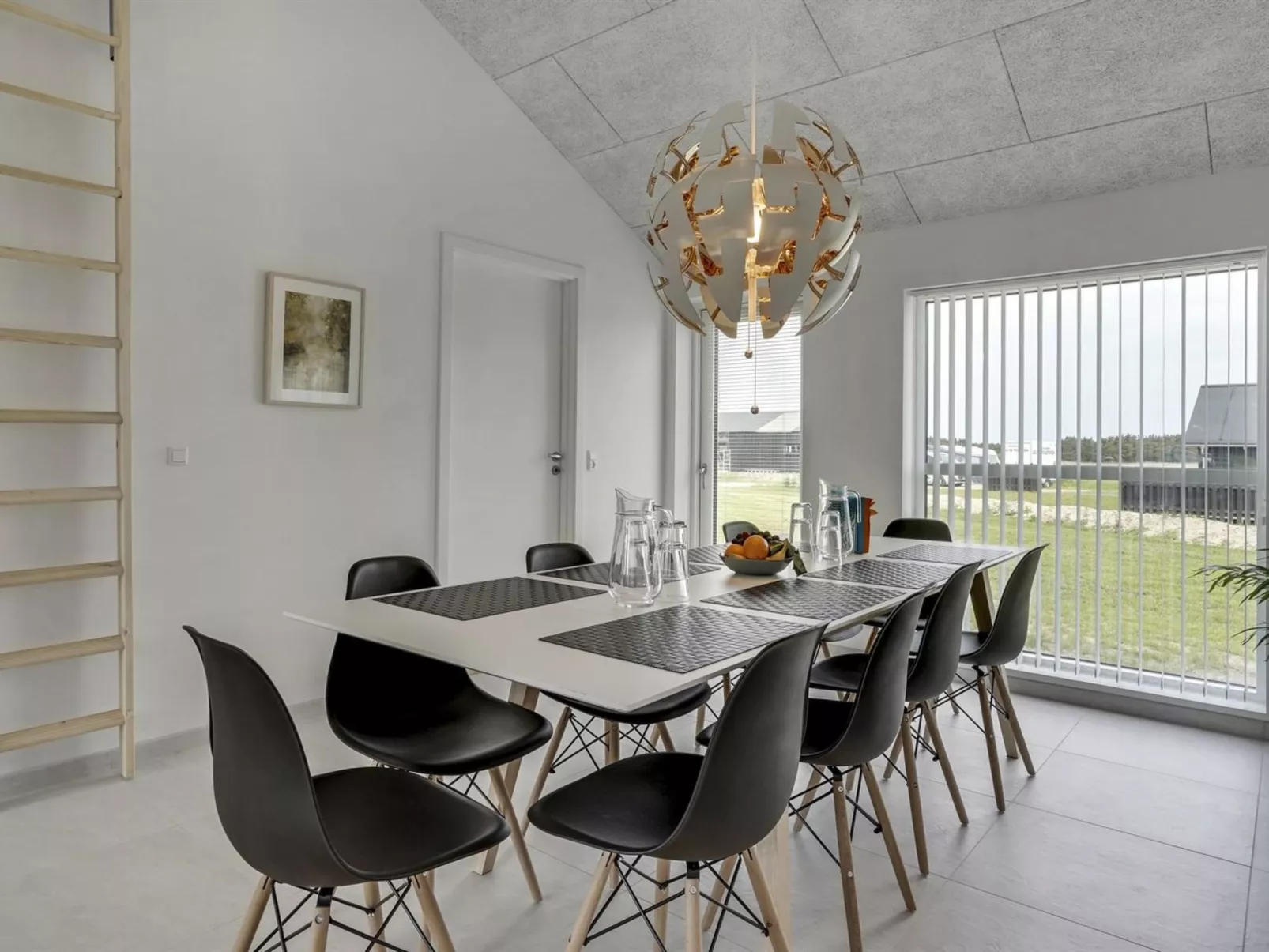 "Edgar" - 1.5km from the sea-Inside