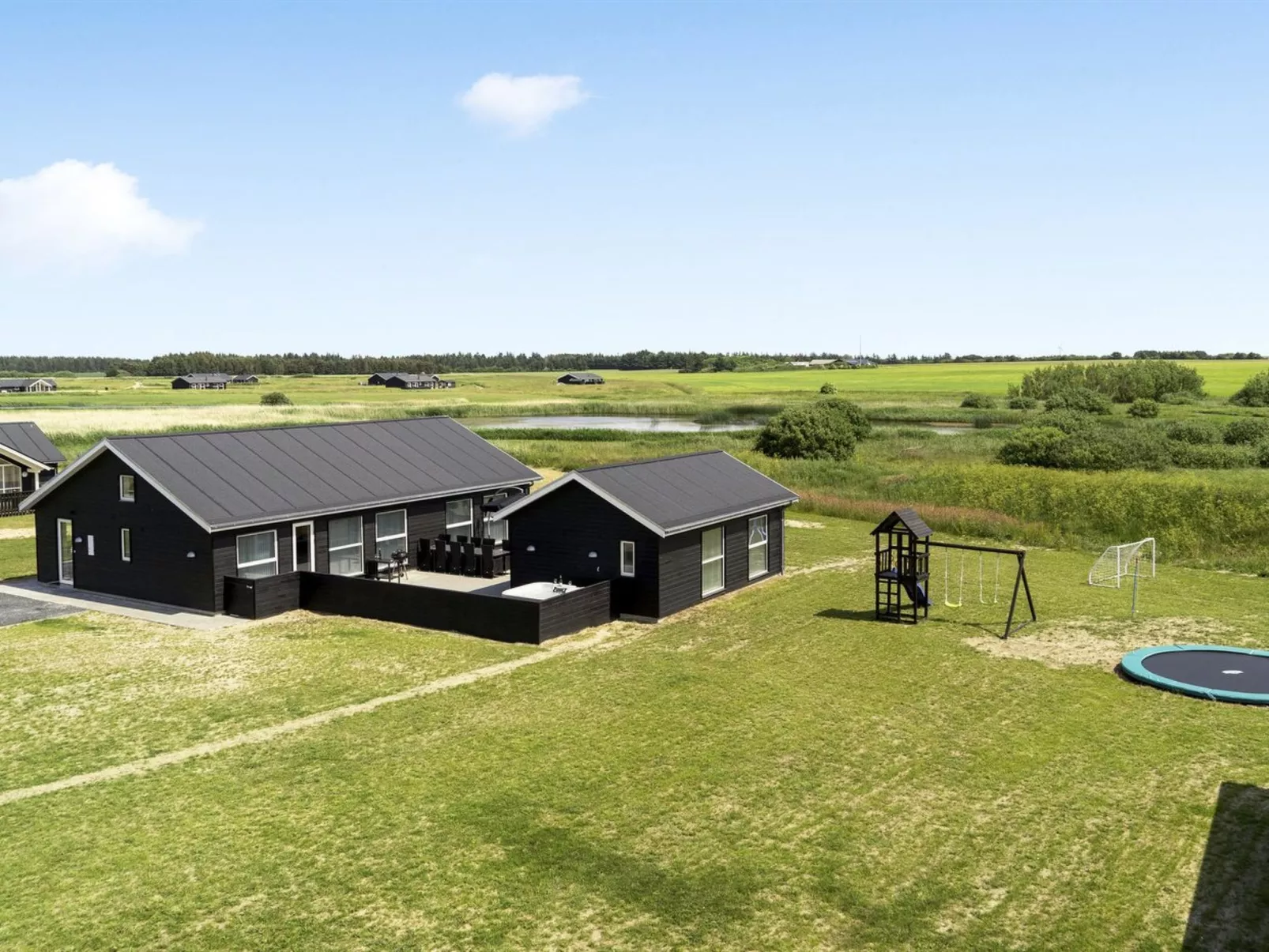 "Edgar" - 1.5km from the sea-Inside