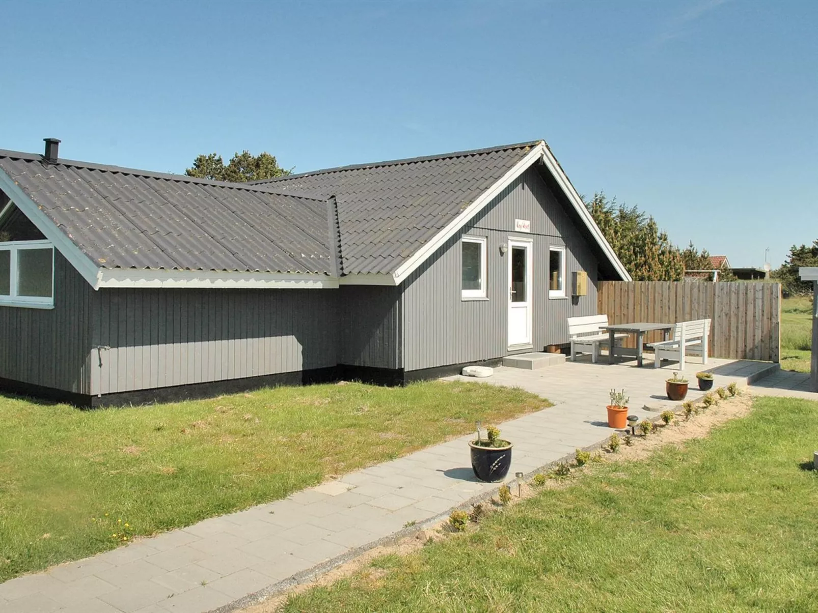 "Solvejk" - 800m from the sea-Outside