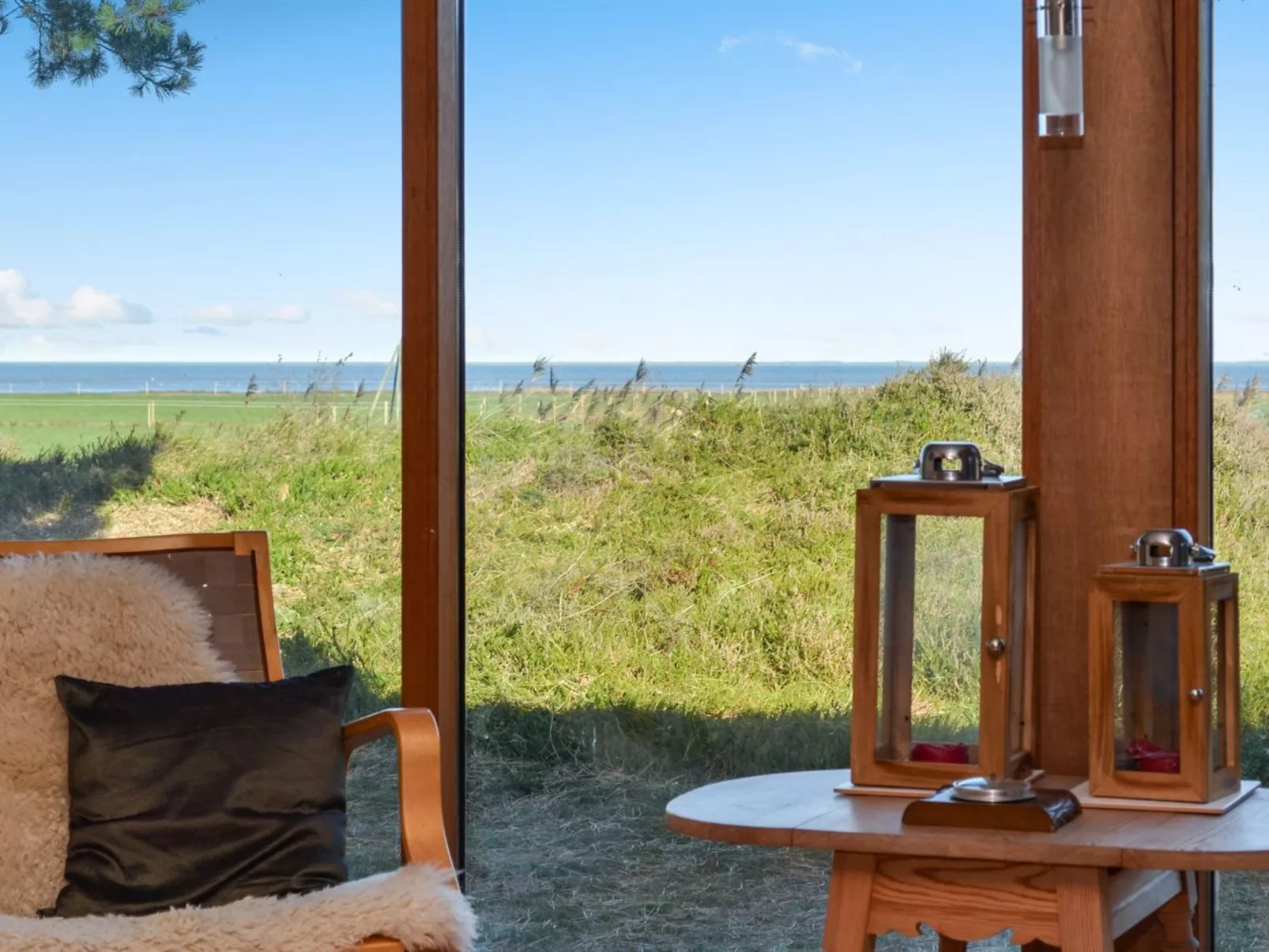 "Asfrid" - 3.5km from the sea-Inside