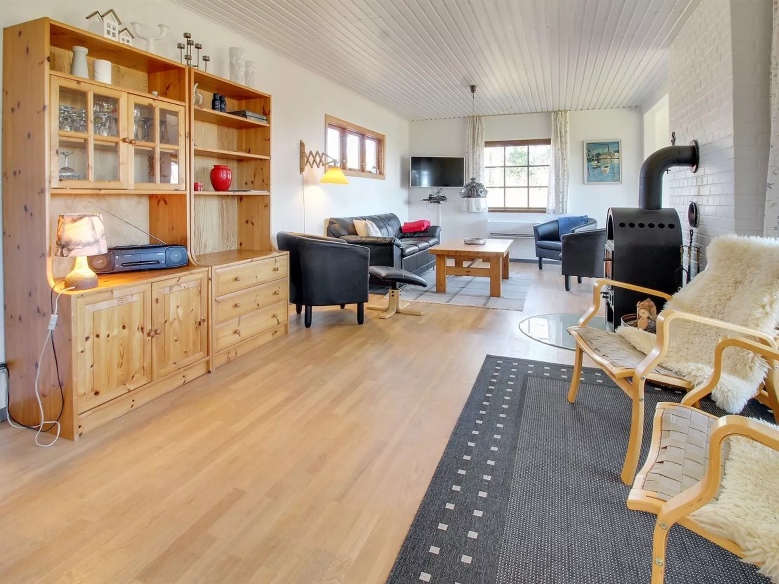 "Asfrid" - 3.5km from the sea-Inside