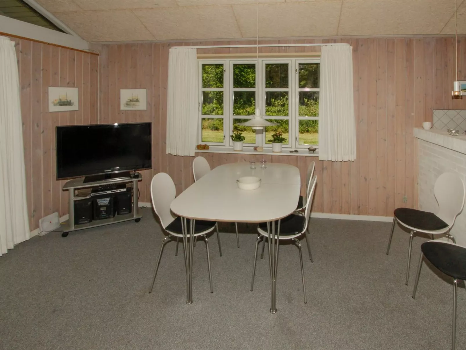 "Henny" - 1.5km from the sea-Inside