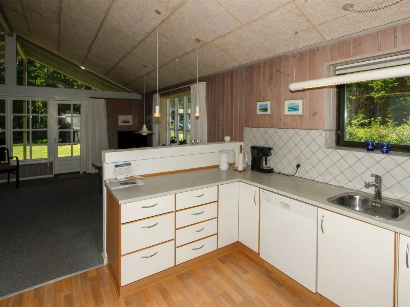 "Henny" - 1.5km from the sea-Inside