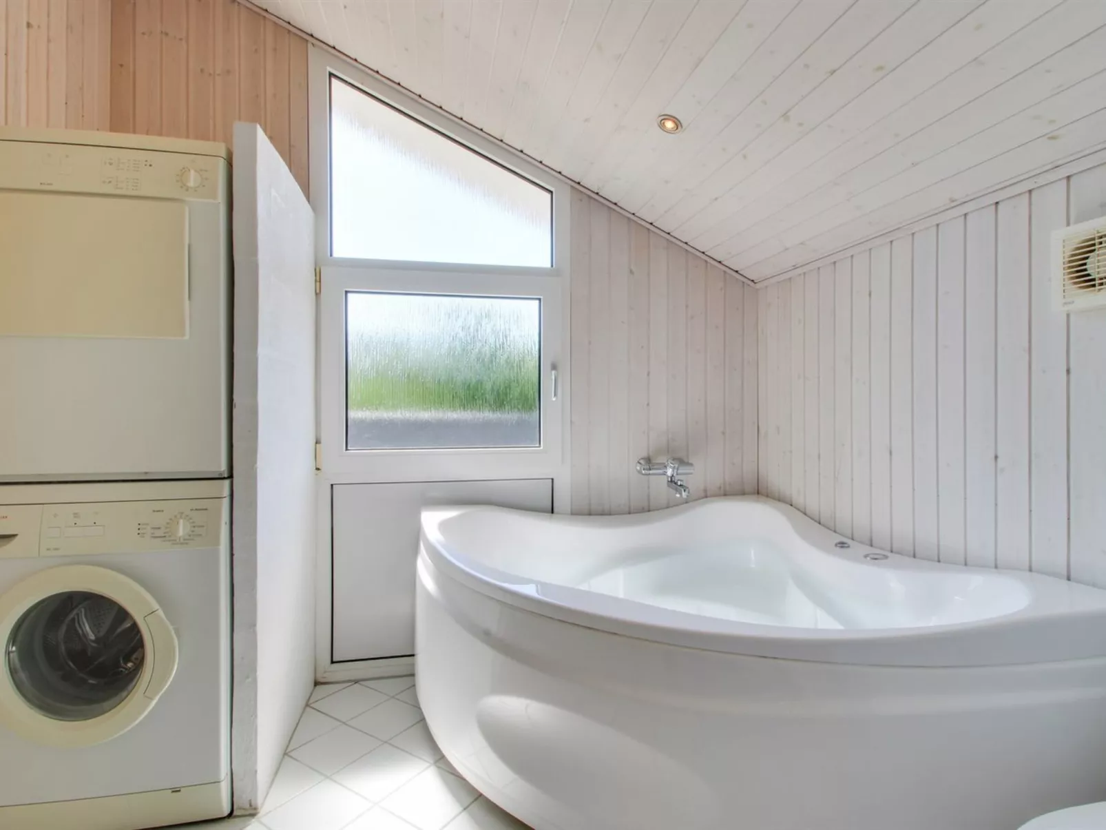 "Edmer" - 50m from the sea-Drinnen