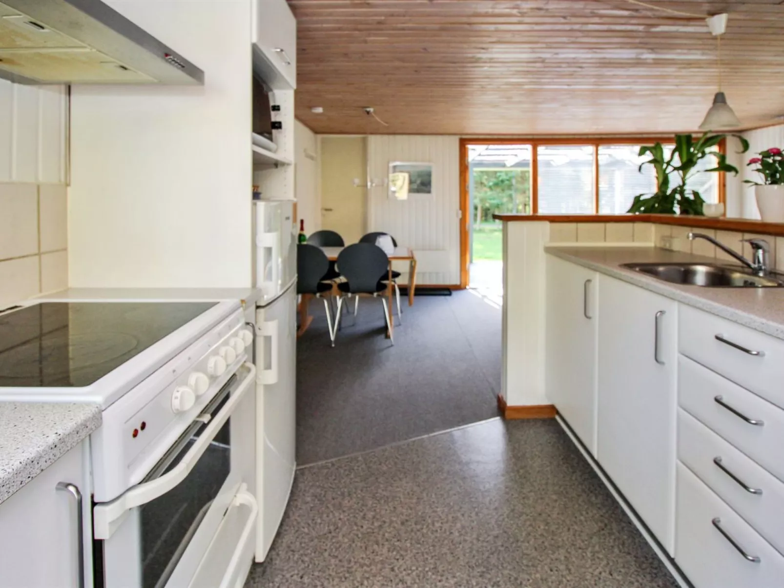"Ketildor" - 100m from the sea-Drinnen