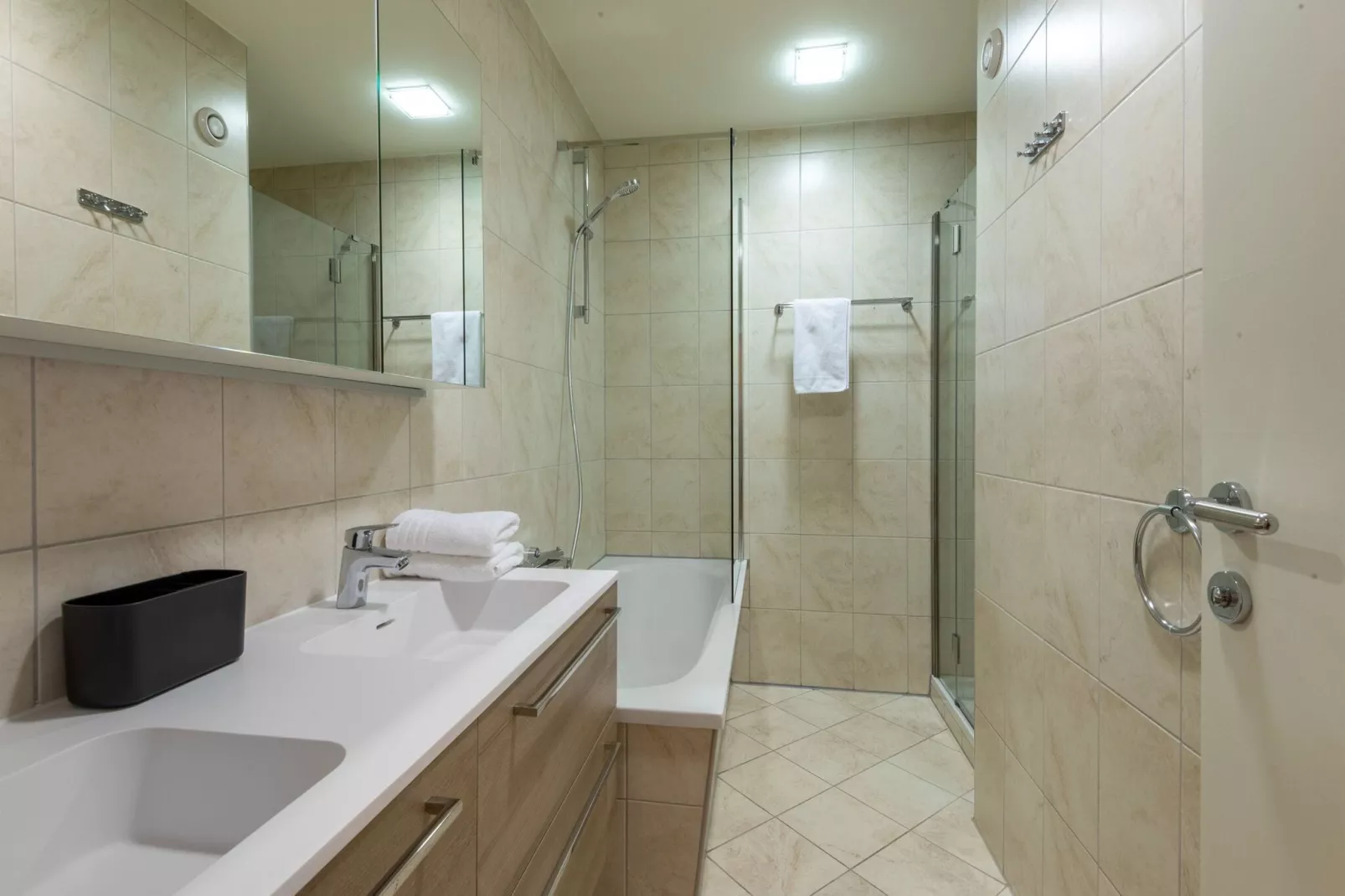 Apartment Zwieselstein-Bathroom