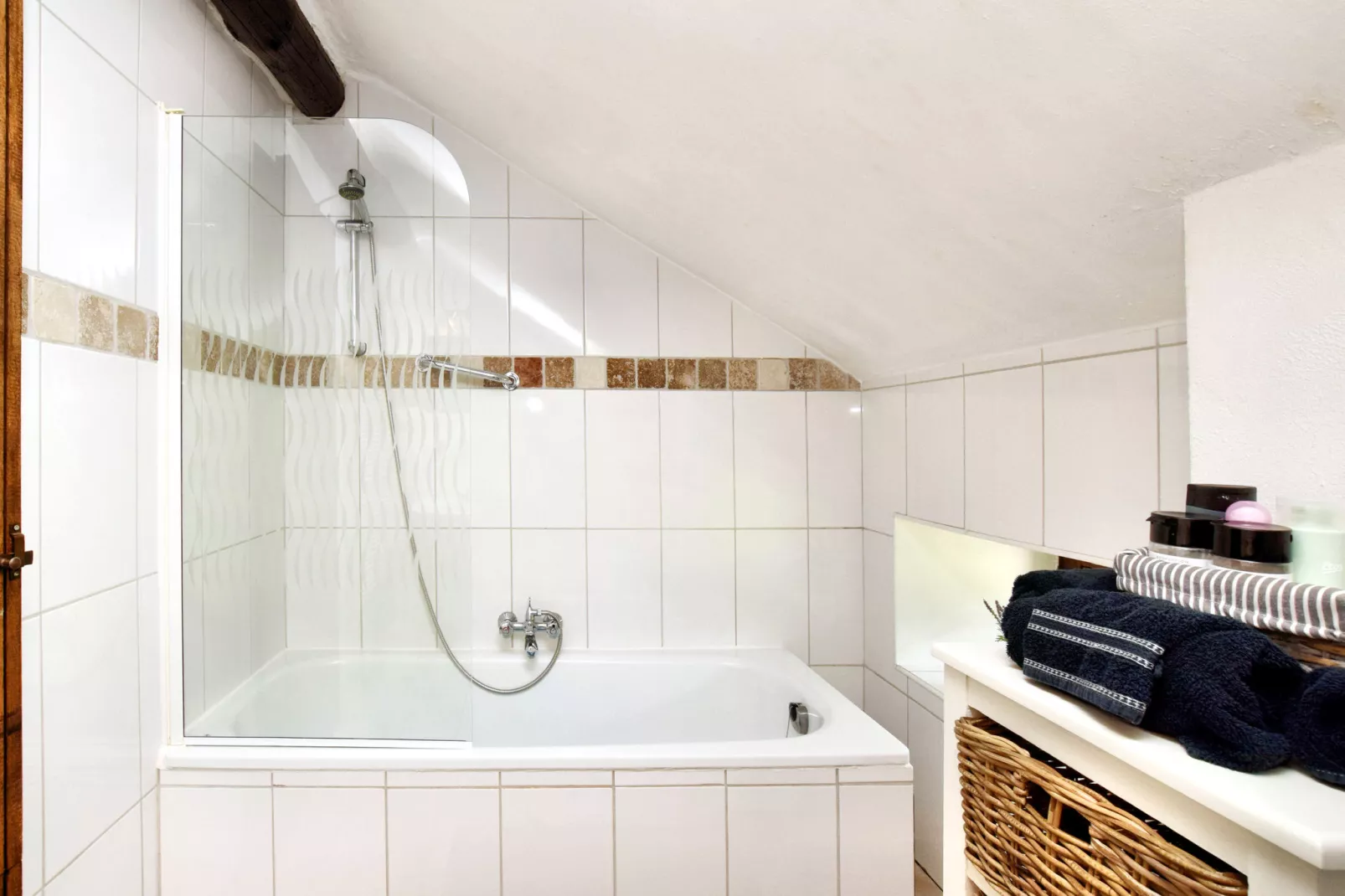 Maison des Contes-Bathroom