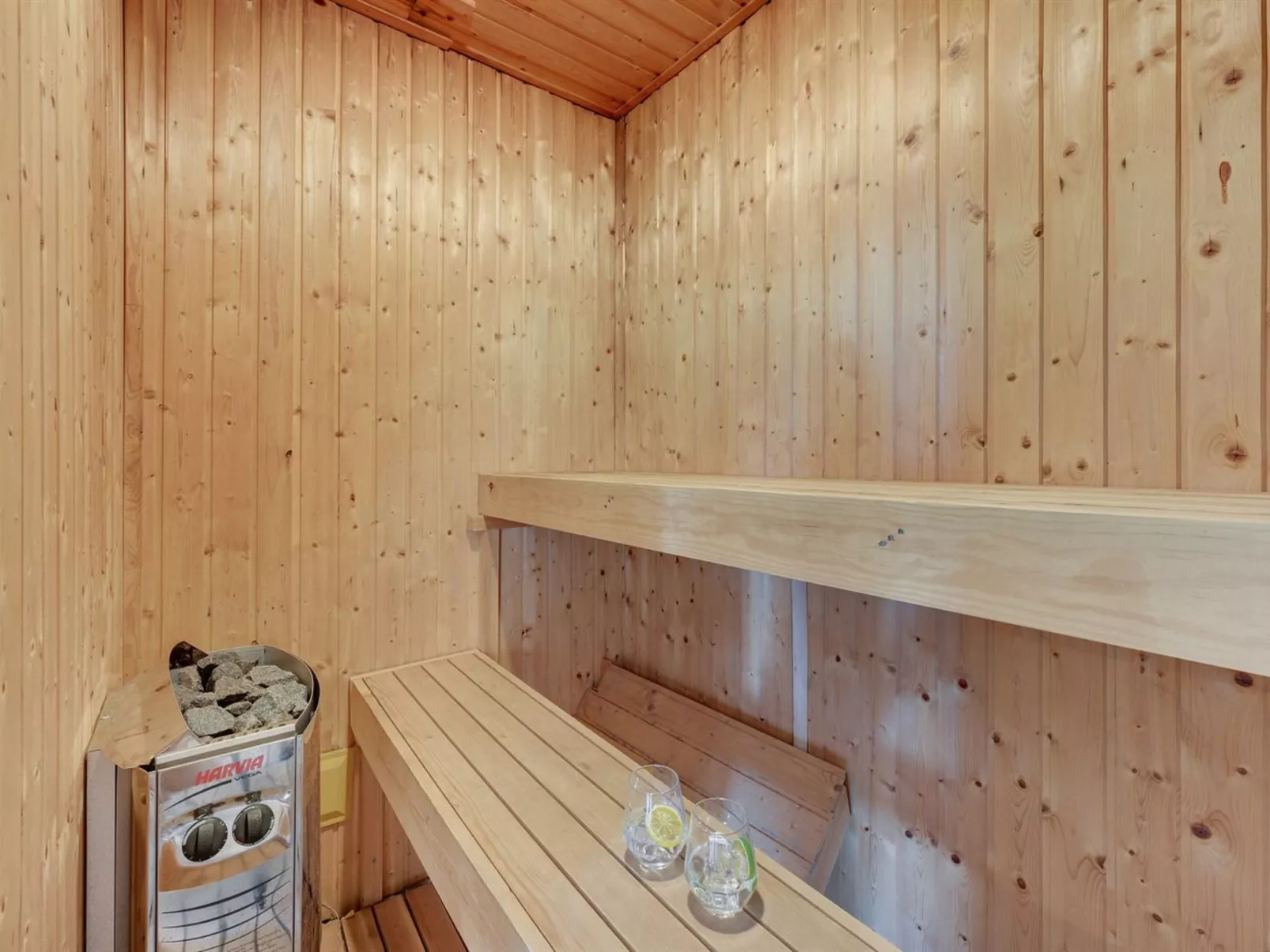"Ewy" - 300m from the sea-Inside