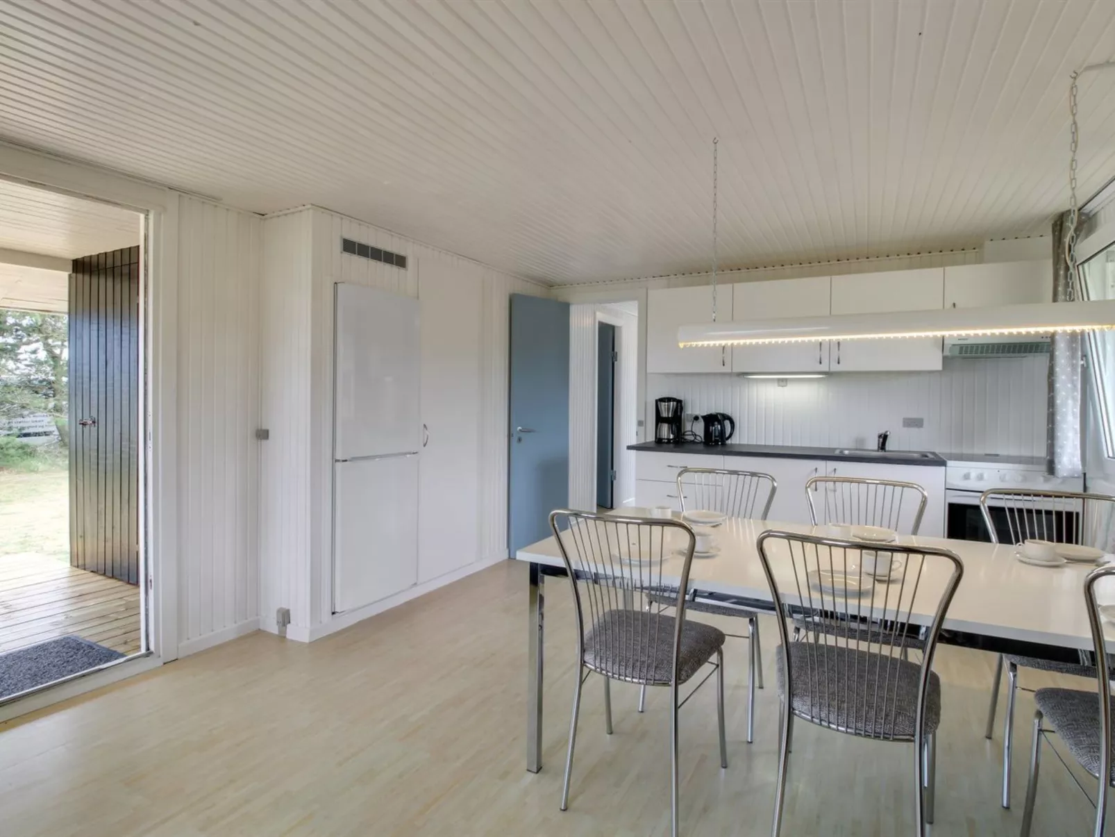 "Berndt" - 50m from the sea-Inside
