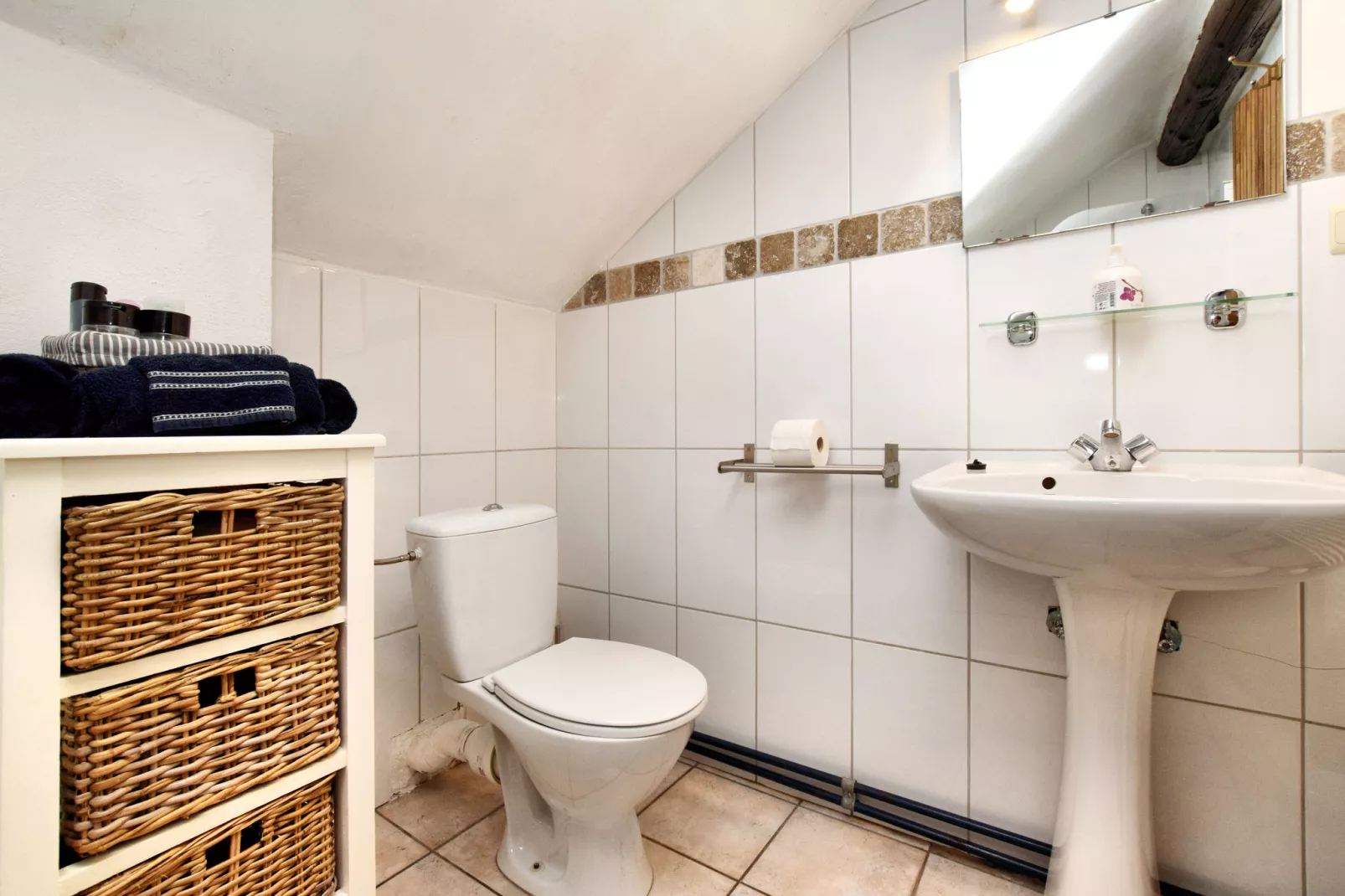 Maison des Contes-Bathroom