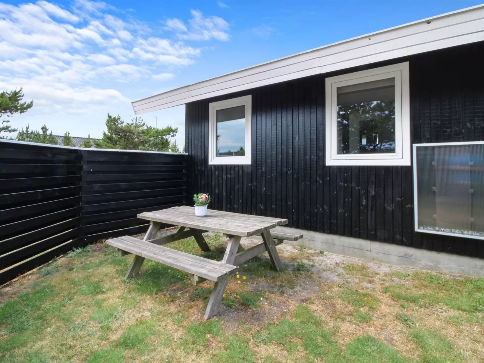 "Berndt" - 50m from the sea-Outside