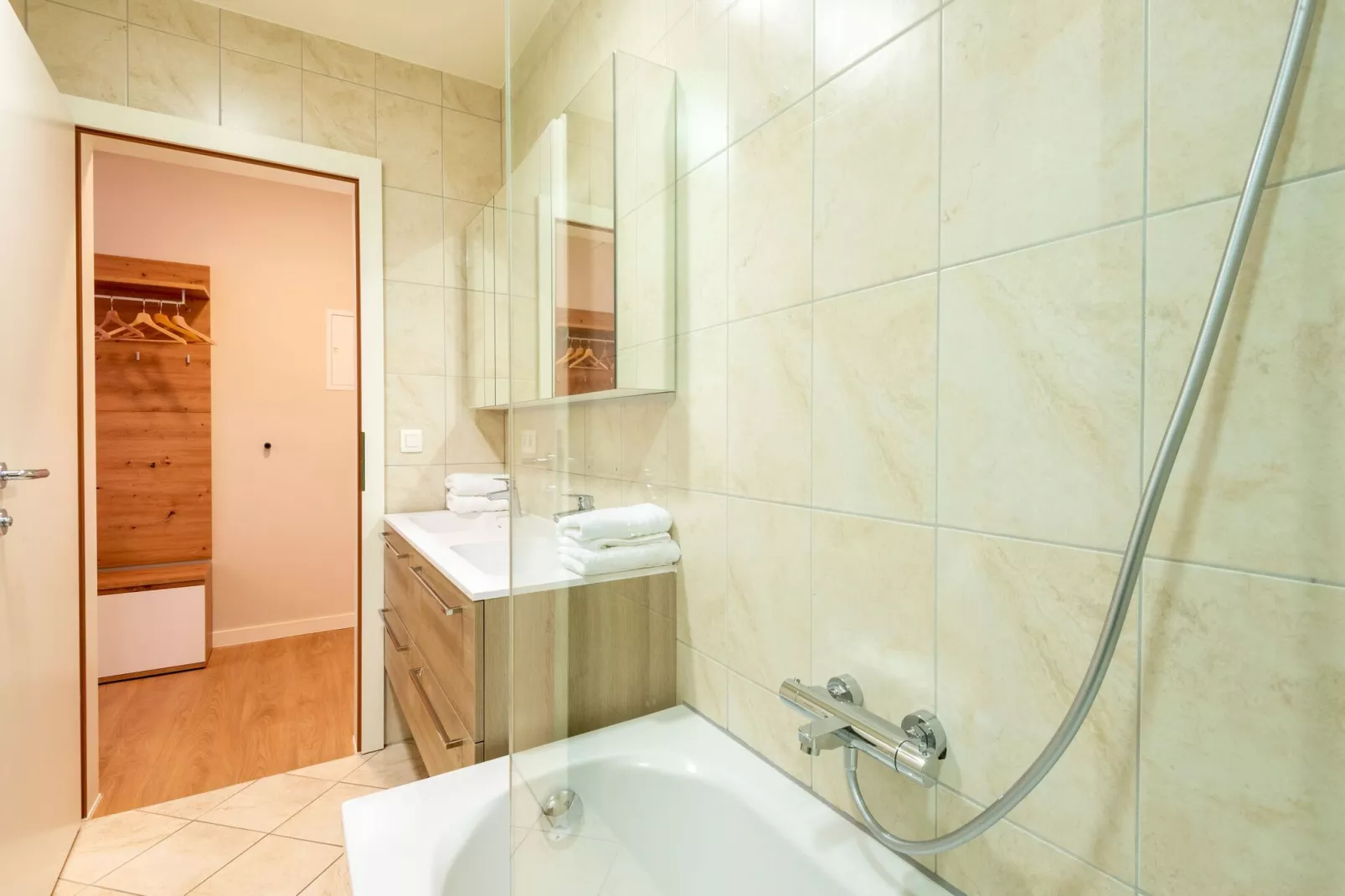 Apartment Zwieselstein-Bathroom