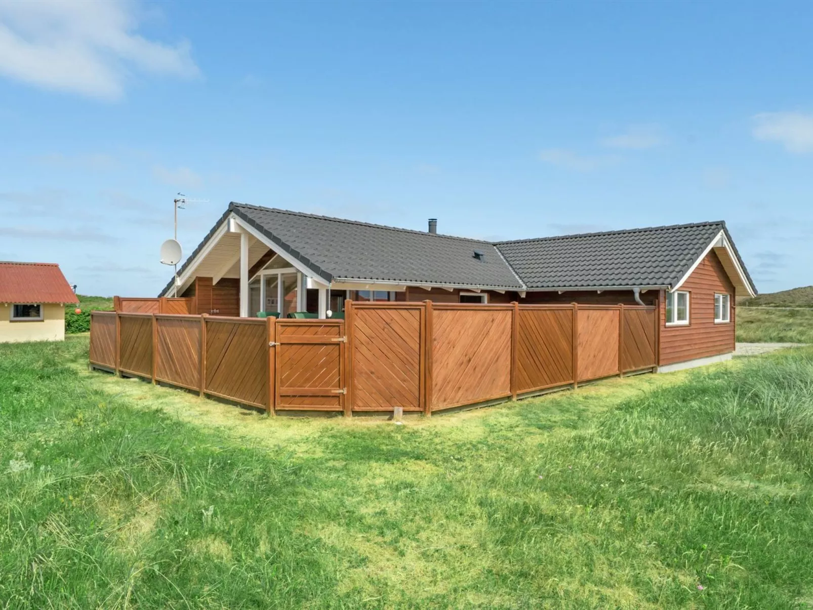 "Horsten" - 350m from the sea-Outside