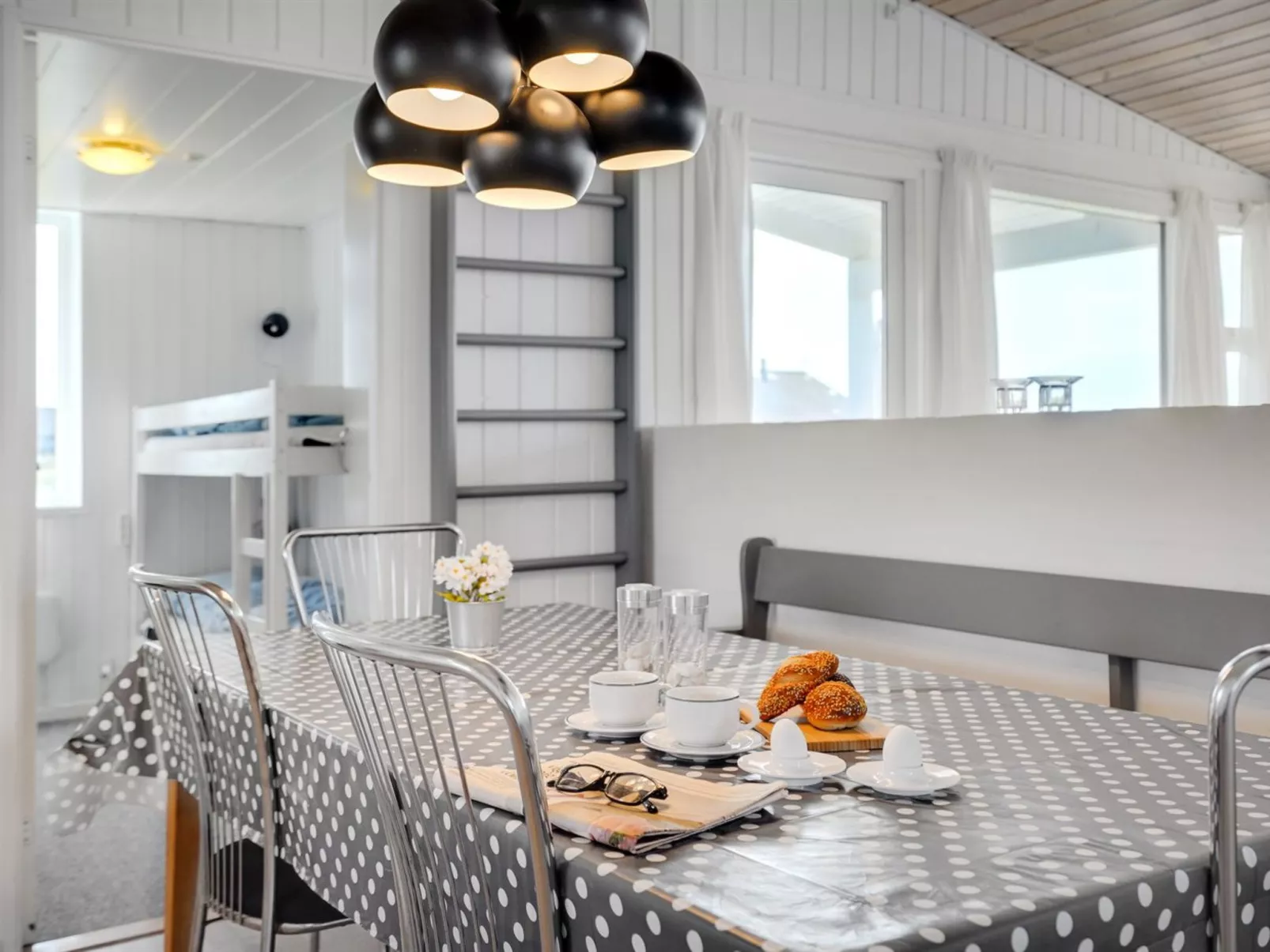 "Dyri" - 75m from the sea-Inside