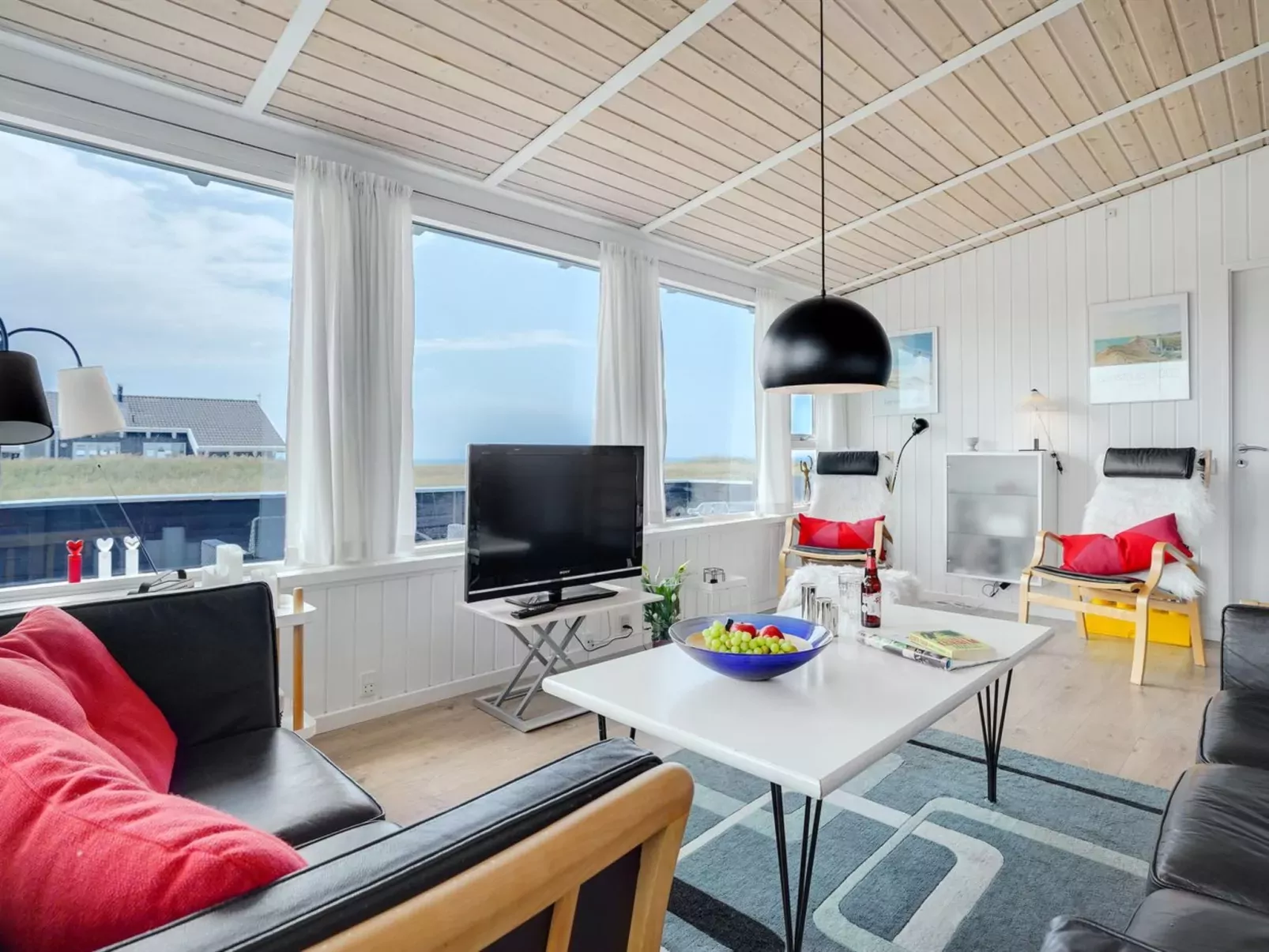 "Dyri" - 75m from the sea-Inside
